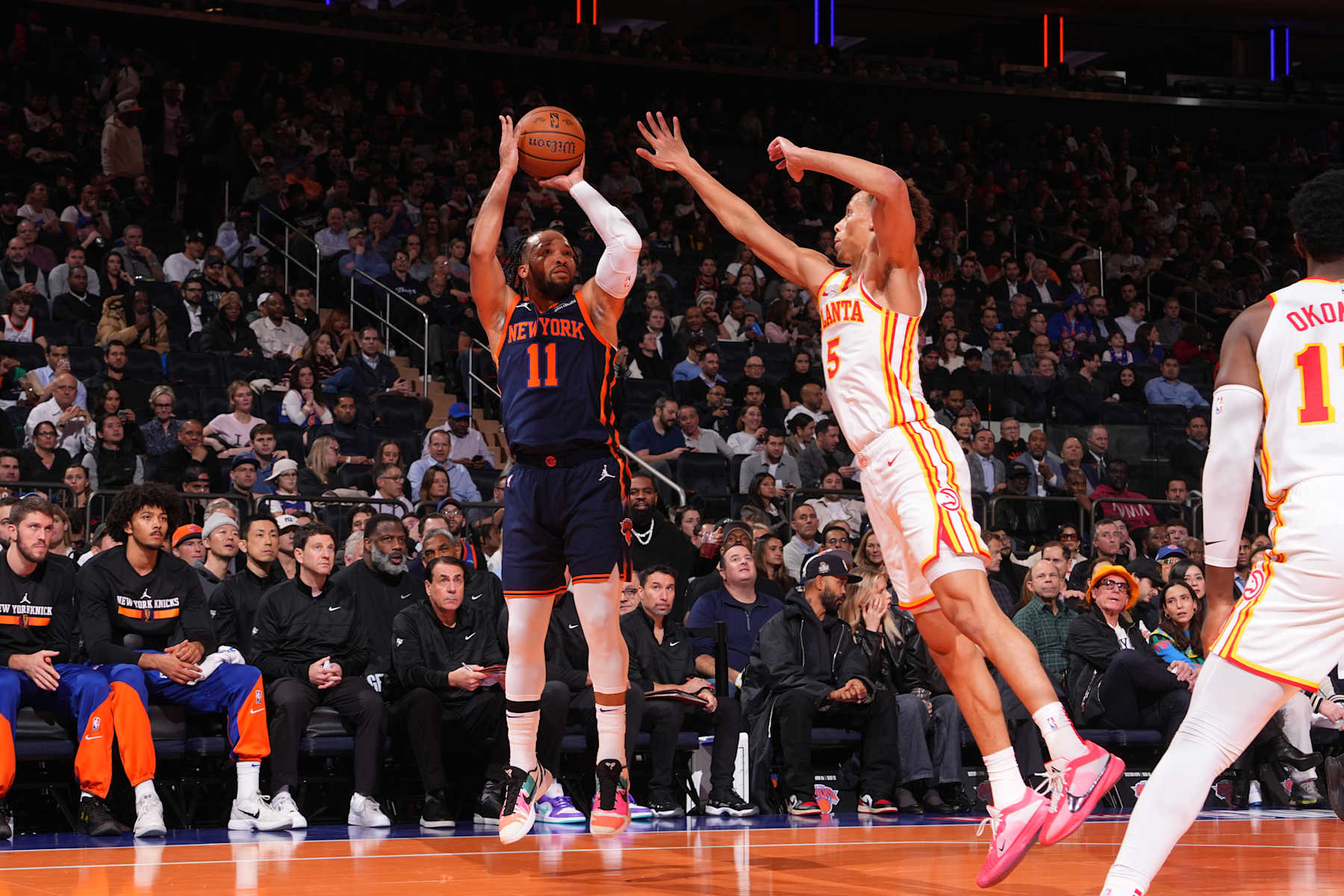 NEW YORK, NY - DECEMBER 11: Jalen Brunson #11 of the New York Knicks shoots the ball during the game against the Atlanta Hawks during the Emirates NBA Cup Quarterfinals on December 11, 2024 at Madison Square Garden in New York City, New York.  NOTE TO USER: User expressly acknowledges and agrees that, by downloading and or using this photograph, User is consenting to the terms and conditions of the Getty Images License Agreement. Mandatory Copyright Notice: Copyright 2024 NBAE  (Photo by Jesse D. Garrabrant/NBAE via Getty Images)