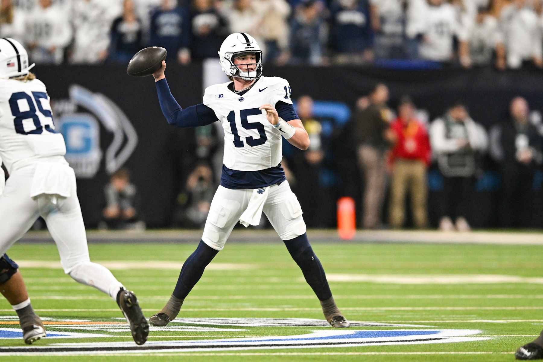 INDIANAPOLIS, IN - DECEMBER 07: Penn State Nittany Lions QB Drew Allar (15) throws a pass during the Big Ten Championship football game between the Penn State Nittany Lions and the Oregon Ducks on December 7, 2024 at Lucas Oil Stadium in Indianapolis, IN (Photo by James Black/Icon Sportswire via Getty Images)