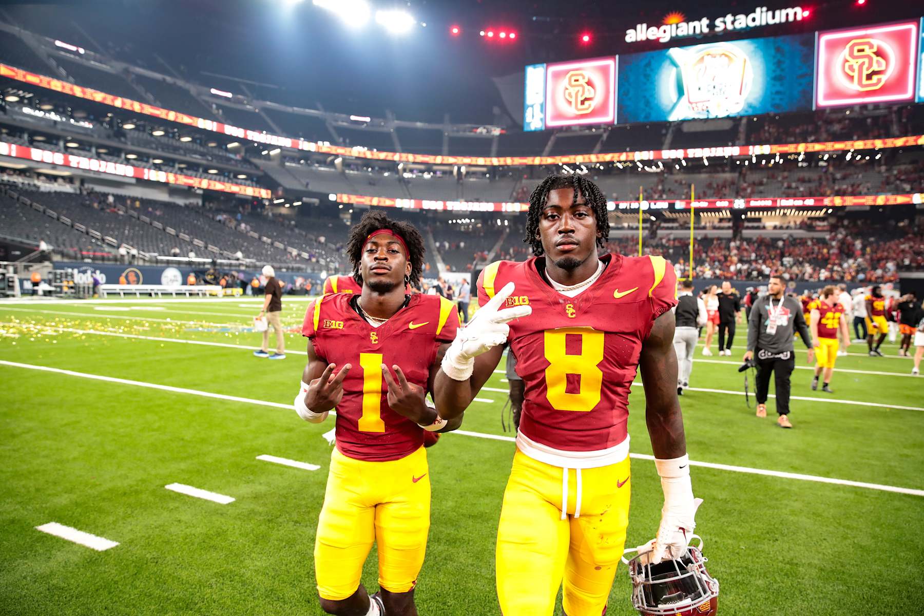 LAS VEGAS, NV - SEPTEMBER 01: USC Trojans wide receiver Zachariah Branch (1) and USC Trojans safety Zion Branch (8) during the Modelo Vegas Kickoff Classic featuring the USC Trojans versus the LSU Tigers on September 1, 2024 at Allegiant Stadium in Las Vegas, Nevada.(Photo by Jevone Moore/Icon Sportswire via Getty Images)