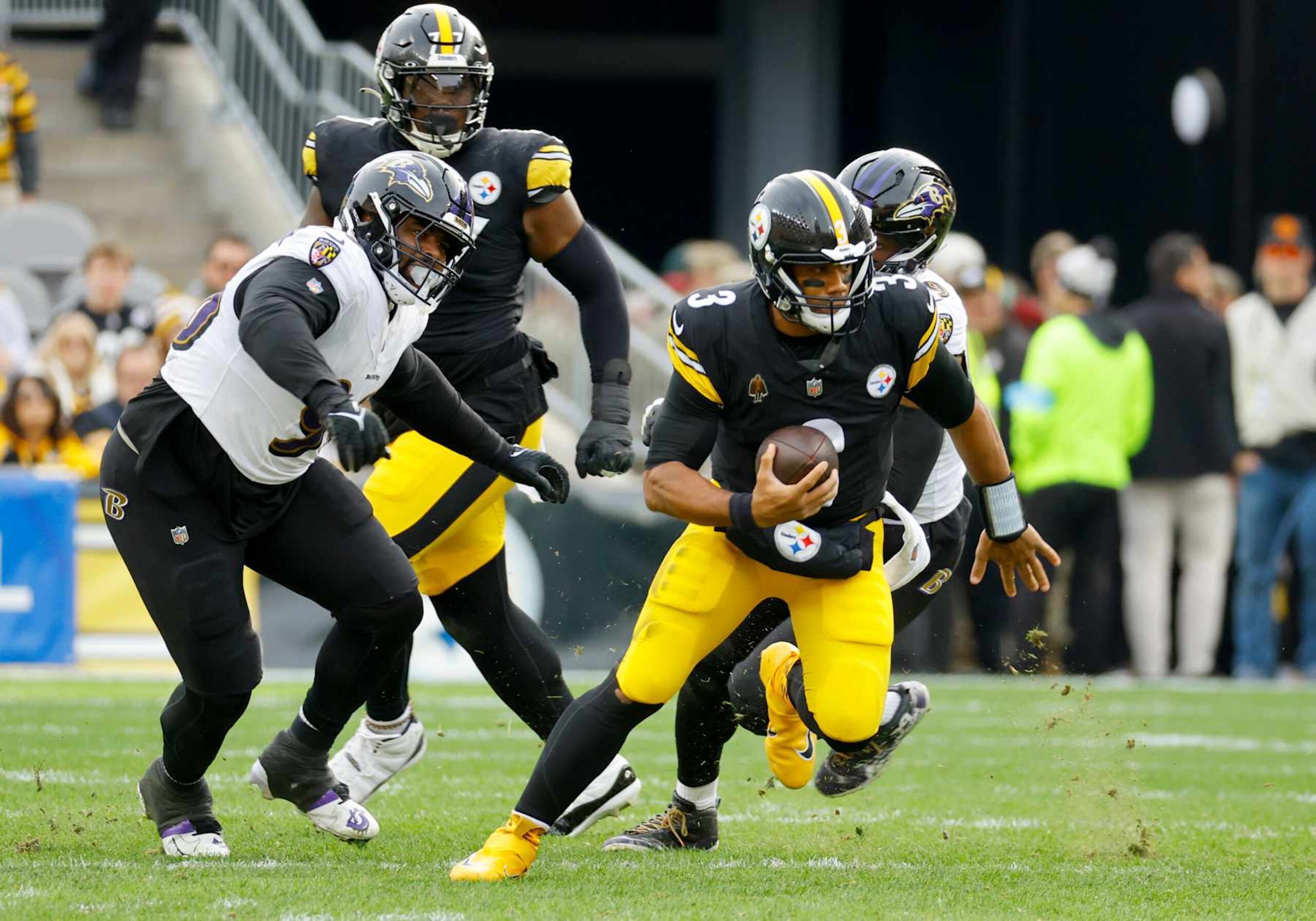 PITTSBURGH, PA - NOVEMBER 17:  Russell Wilson #3 of the Pittsburgh Steelers in action against the Baltimore Ravens on November 17, 2024 at Acrisure Stadium in Pittsburgh, Pennsylvania.  (Photo by Justin K. Aller/Getty Images)