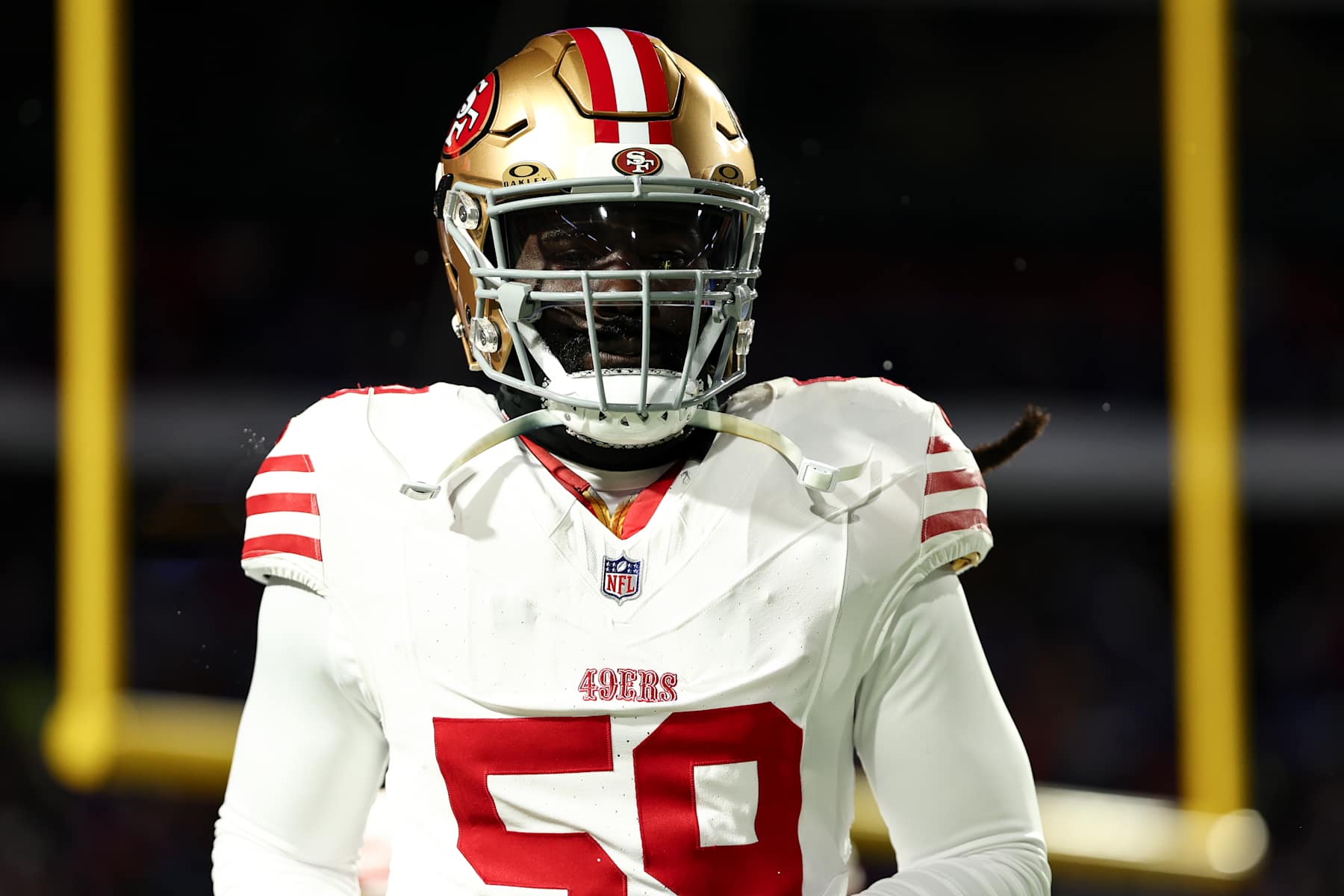 ORCHARD PARK, NEW YORK - DECEMBER 1: De'Vondre Campbell #59 of the San Francisco 49ers runs onto the field prior to an NFL football game against the Buffalo Bills at Highmark Stadium on December 1, 2024 in Orchard Park, New York. (Photo by Kevin Sabitus/Getty Images)