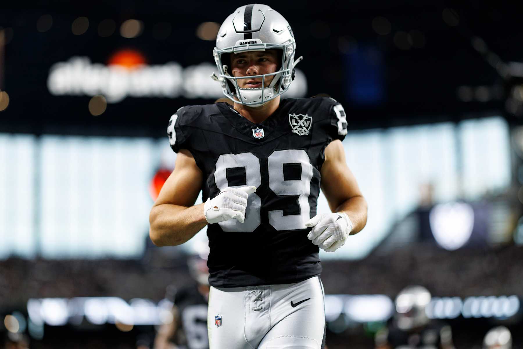 LAS VEGAS, NEVADA - DECEMBER 22: Tight end Brock Bowers #89 of the Las Vegas Raiders jogs off the field during an NFL football game against the Jacksonville Jaguars, at Allegiant Stadium on December 22, 2024 in Las Vegas, Nevada. (Photo by Brooke Sutton/Getty Images)