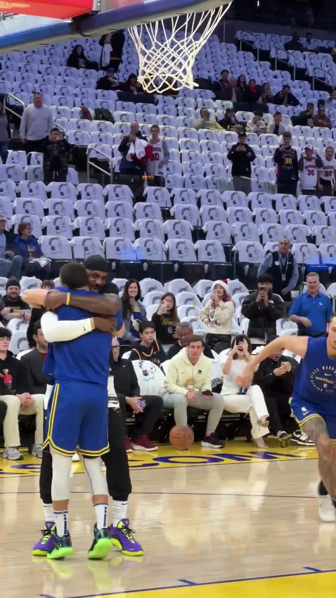 LeBron-Steph Pregame Moment 😂