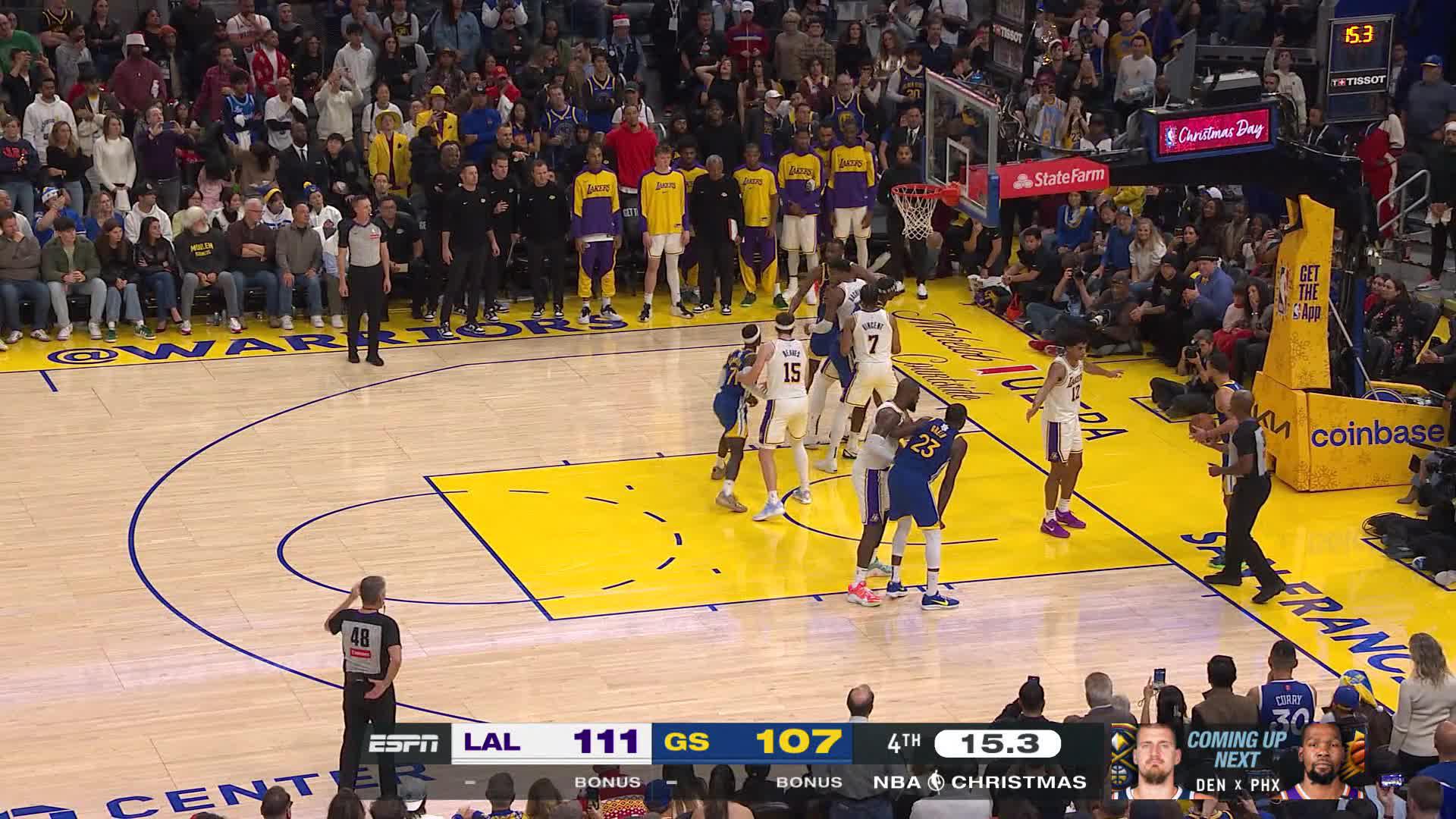 Stephen Curry Scores 38