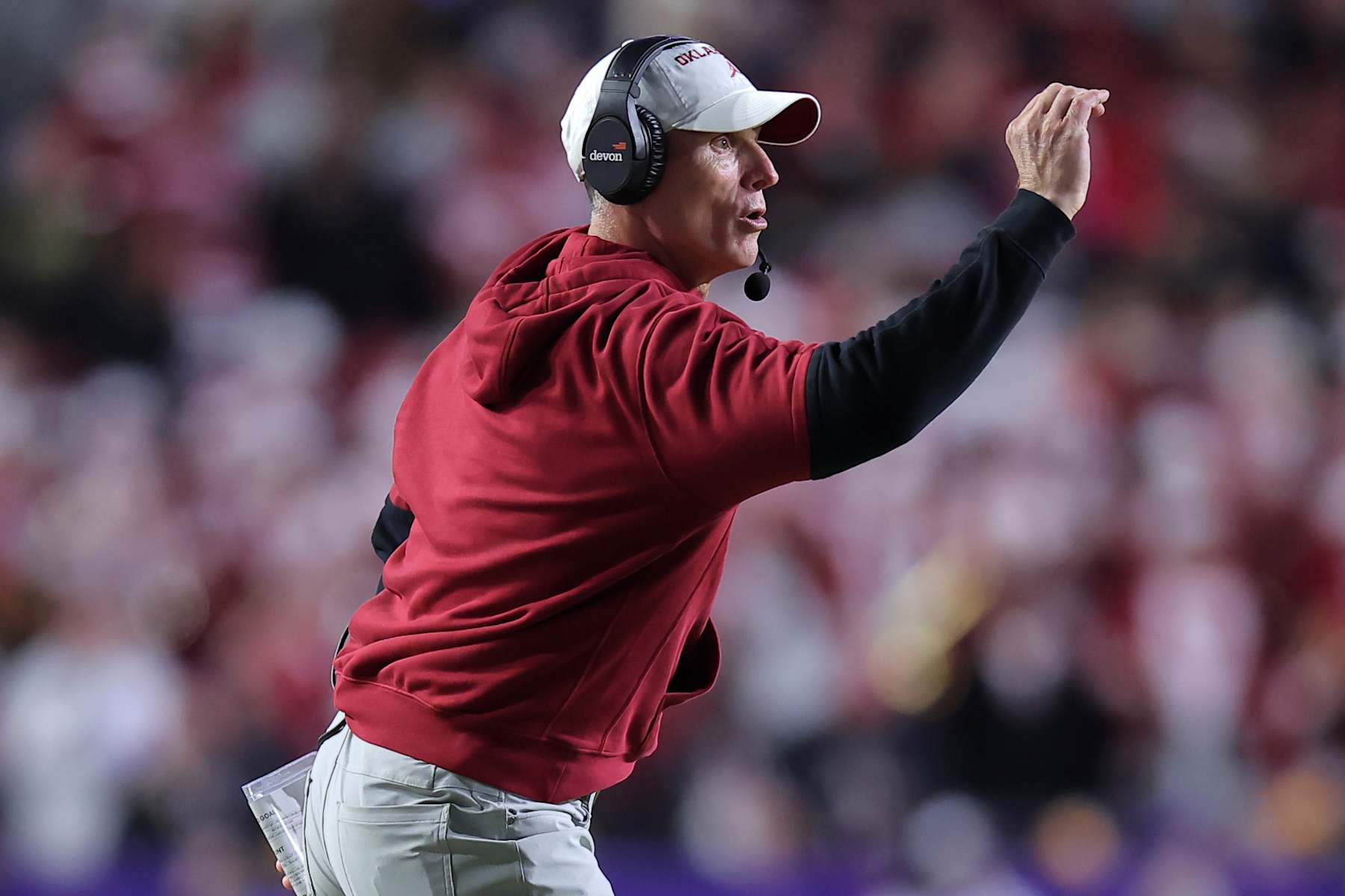 BATON ROUGE, LOUISIANA - NOVEMBER 30: Head coach Brent Venables of the Oklahoma Sooners reacts against the LSU Tigers during a game at Tiger Stadium on November 30, 2024 in Baton Rouge, Louisiana. (Photo by Jonathan Bachman/Getty Images)