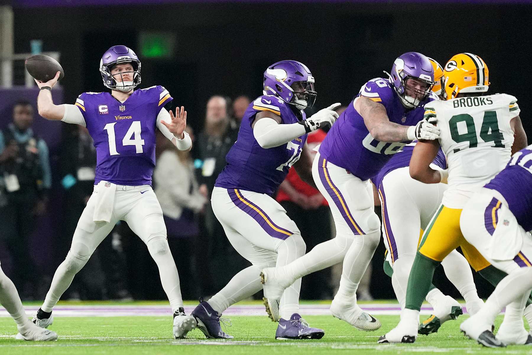 Sam Darnold, Vikings Hyped by NFL Fans in Win Over Love, Packers Amid  Playoff Race | News, Scores, Highlights, Stats, and Rumors | Bleacher Report