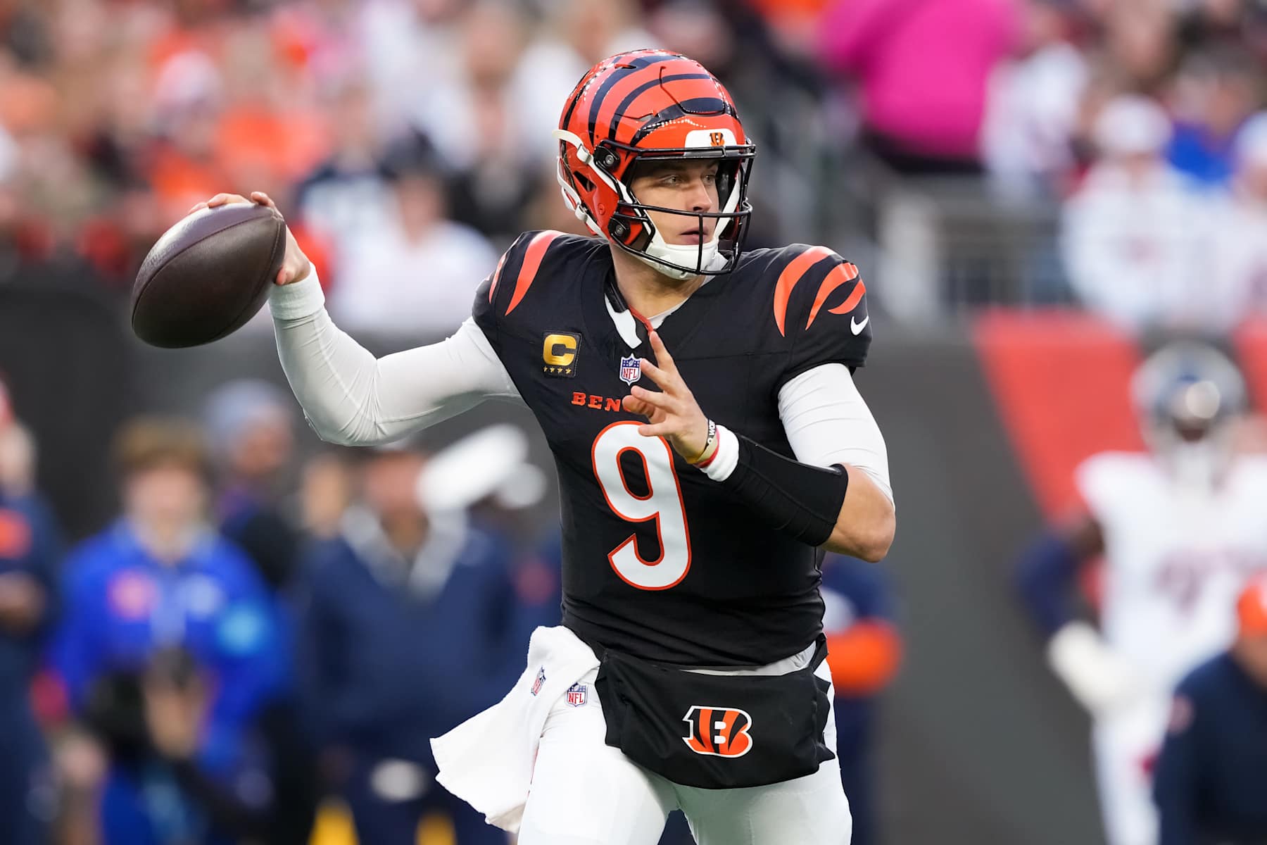 CINCINNATI, OHIO - DECEMBER 28: Joe Burrow #9 of the Cincinnati Bengals throws a pass in the first quarter against the Denver Broncos at Paycor Stadium on December 28, 2024 in Cincinnati, Ohio. (Photo by Dylan Buell/Getty Images)