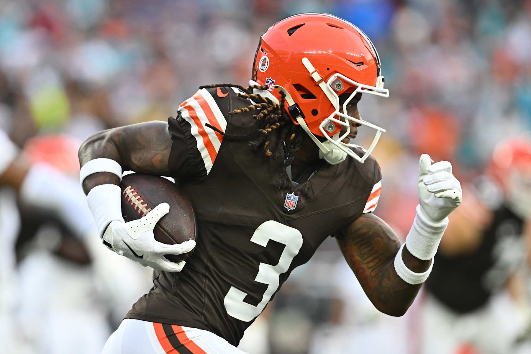 CLEVELAND, OHIO - DECEMBER 29: Jerry Jeudy #3 of the Cleveland Browns runs the ball after a catch during the first quarter against the Miami Dolphins at Huntington Bank Field on December 29, 2024 in Cleveland, Ohio. (Photo by Jason Miller/Getty Images)