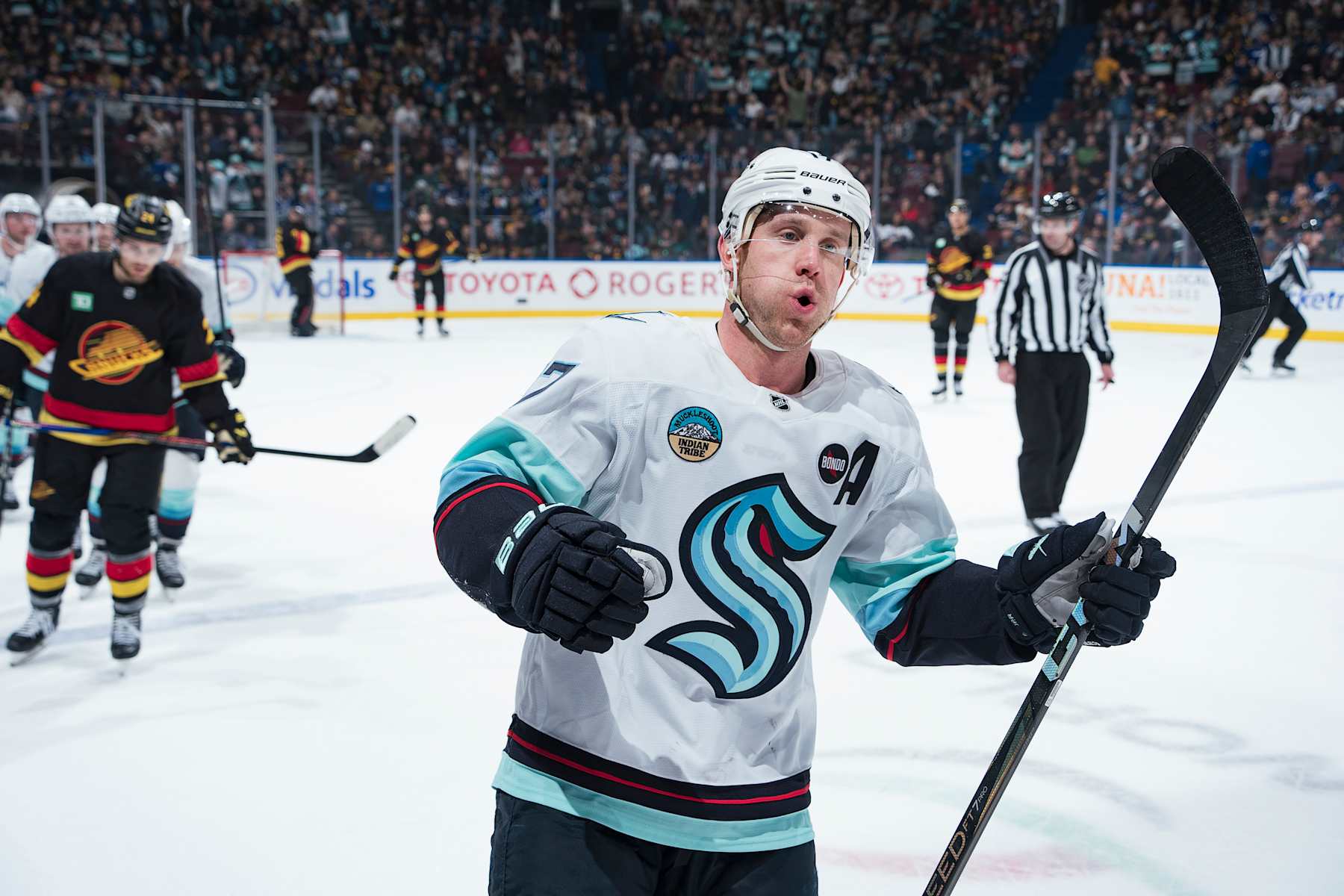 VANCOUVER, CANADA - DECEMBER 28: Jaden Schwartz #17 of the Seattle Kraken react after scoring during their NHL game against the Vancouver Canucks at Rogers Arena on December 28, 2024 in Vancouver, British Columbia, Canada. (Photo by Jeff Vinnick/NHLI via Getty Images)