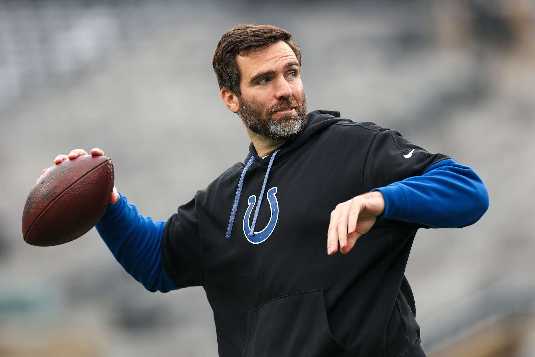 EAST RUTHERFORD, NEW JERSEY - DECEMBER 29: Joe Flacco #15 of the Indianapolis Colts warms up before the game against the New York Giants at MetLife Stadium on December 29, 2024 in East Rutherford, New Jersey. (Photo by Luke Hales/Getty Images)