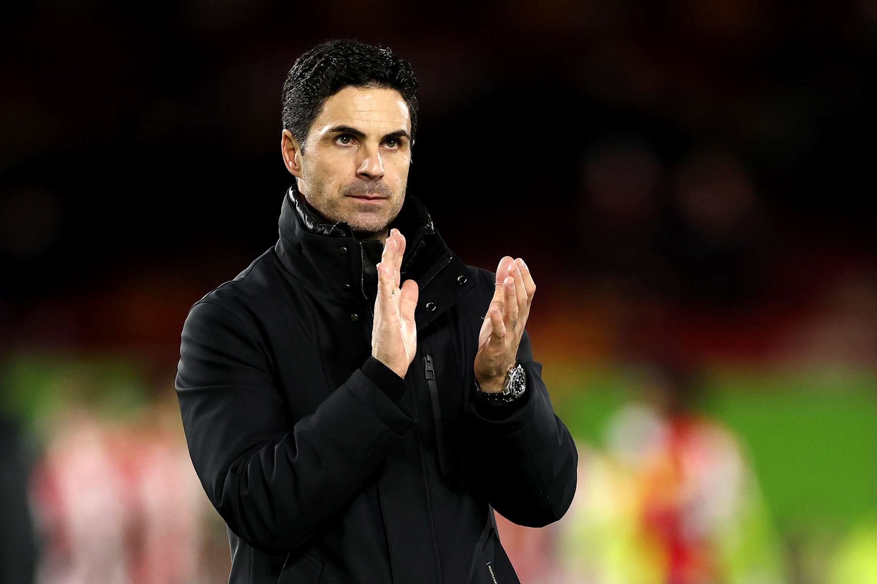 BRENTFORD, ENGLAND - JANUARY 01: Mikel Arteta, Manager of Arsenal, gestures during the Premier League match between Brentford FC and Arsenal FC at the Brentford Community Stadium on January 01, 2025 in Brentford, England. (Photo by Richard Heathcote/Getty Images)