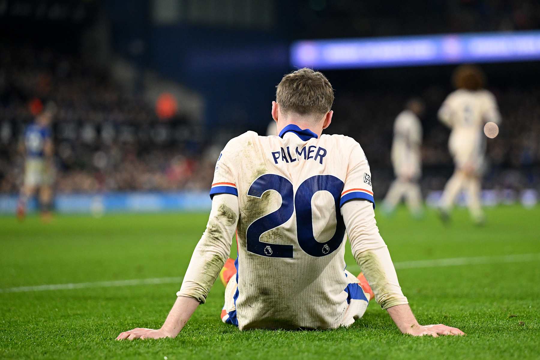IPSWICH, ENGLAND - DECEMBER 30: Cole Palmer of Chelsea goes down during the Premier League match between Ipswich Town FC and Chelsea FC at Portman Road on December 30, 2024 in Ipswich, England. (Photo by Michael Regan/Getty Images)