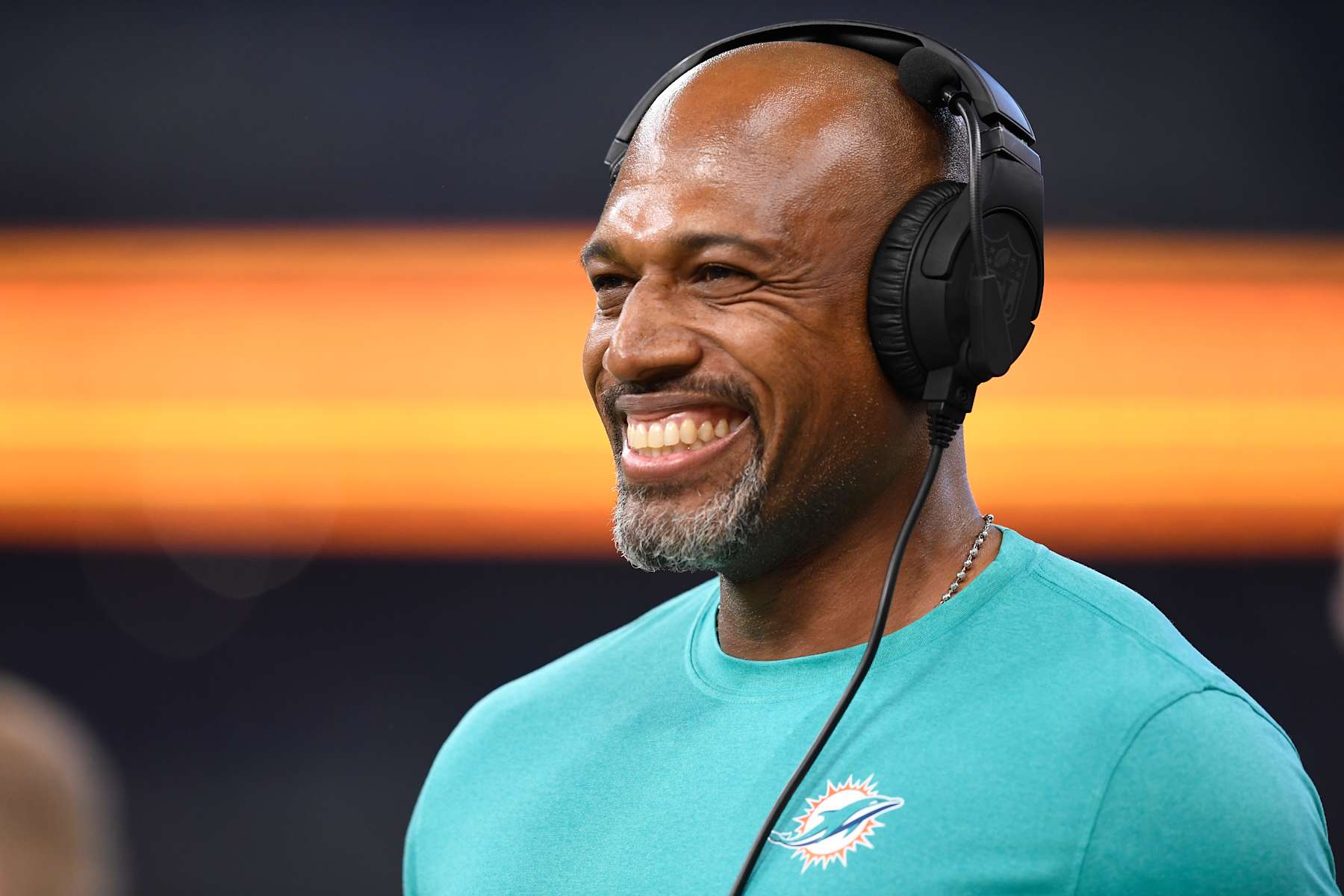 INDIANAPOLIS, IN - OCTOBER 20: Miami Dolphins Defensive Coordinator Anthony Weaver looks on during the NFL game between the Miami Dolphins and the Indianapolis Colts on October 20, 2024, at Lucas Oil Stadium in Indianapolis, Indiana.(Photo by Michael Allio/Icon Sportswire via Getty Images)