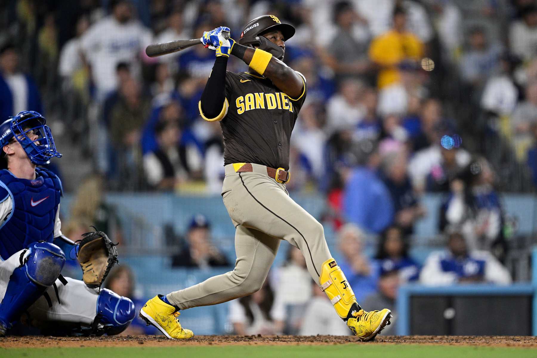 Could the Padres bring in Santander to replace Jurickson Profar?
