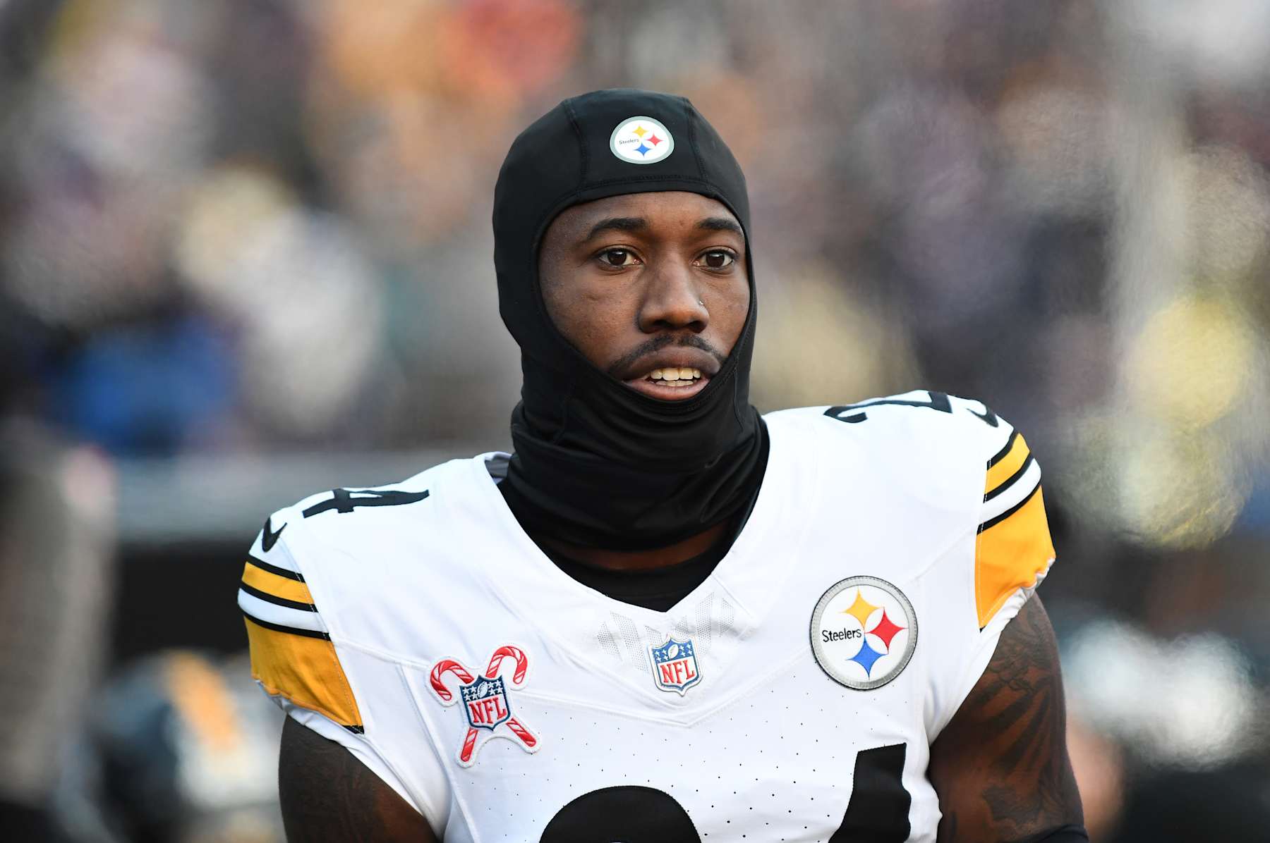 BALTIMORE, MD - DECEMBER 21: Steelers cornerback Joey Porter, Jr. (24) watches during the Pittsburgh Steelers versus Baltimore Ravens NFL game at M&T Bank Stadium on December 21, 2024 in Baltimore, MD. (Photo by Randy Litzinger/Icon Sportswire via Getty Images)