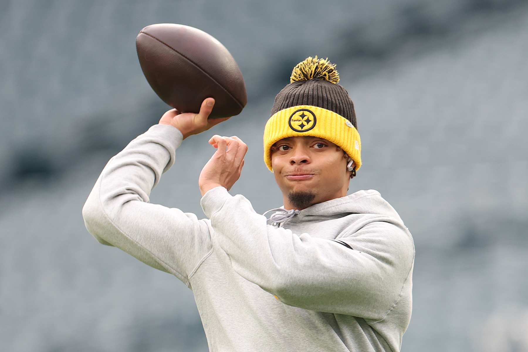 PHILADELPHIA, PENNSYLVANIA - DECEMBER 15: Justin Fields #2 of the Pittsburgh Steelers warms up before the game against the Philadelphia Eagles at Lincoln Financial Field on December 15, 2024 in Philadelphia, Pennsylvania. (Photo by Emilee Chinn/Getty Images)