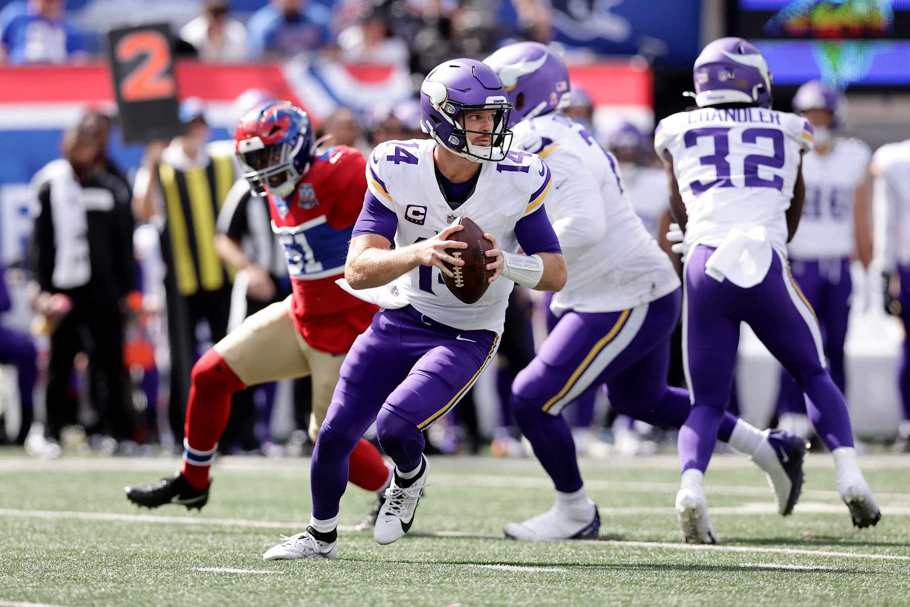 EAST RUTHERFORD, NEW JERSEY - SEPTEMBER 08: (NEW YORK DAILIES OUT) Sam Darnold #14 of the Minnesota Vikings in action against the New York Giants at MetLife Stadium on September 08, 2024 in East Rutherford, New Jersey. The Vikings defeated the Giants 28-6. (Photo by Jim McIsaac/Getty Images)