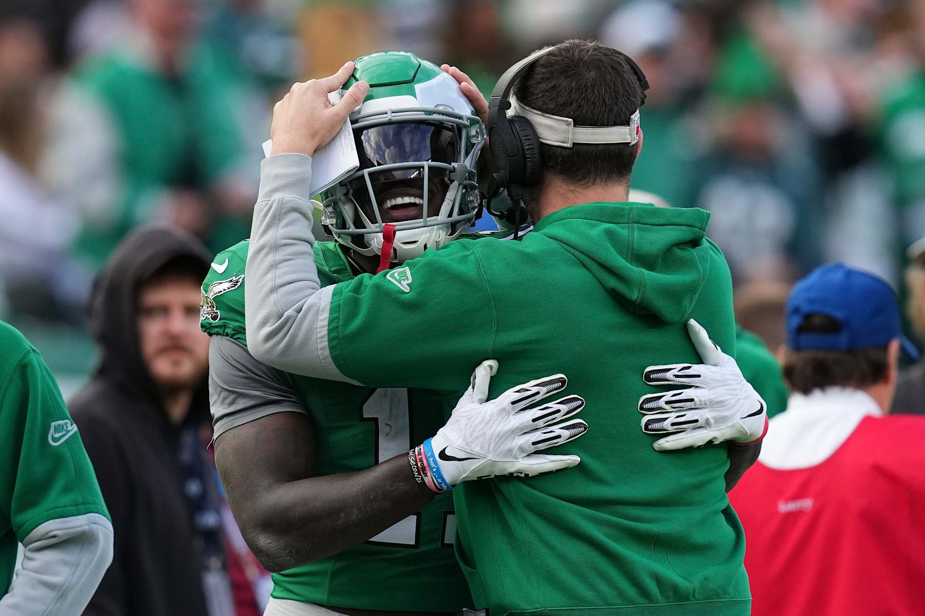 PHILADELPHIA, PENNSYLVANIA - DECEMBER 29: A.J. Brown #11 of the Philadelphia Eagles and head coach Nick Sirianni react against the Dallas Cowboys at Lincoln Financial Field on December 29, 2024 in Philadelphia, Pennsylvania. (Photo by Mitchell Leff/Getty Images) PHILADELPHIA, PENNSYLVANIA - DECEMBER 29: A.J. Brown #11 of the Philadelphia Eagles and head coach Nick Sirianni react against the Dallas Cowboys at Lincoln Financial Field on December 29, 2024 in Philadelphia, Pennsylvania. (Photo by Mitchell Leff/Getty Images)
