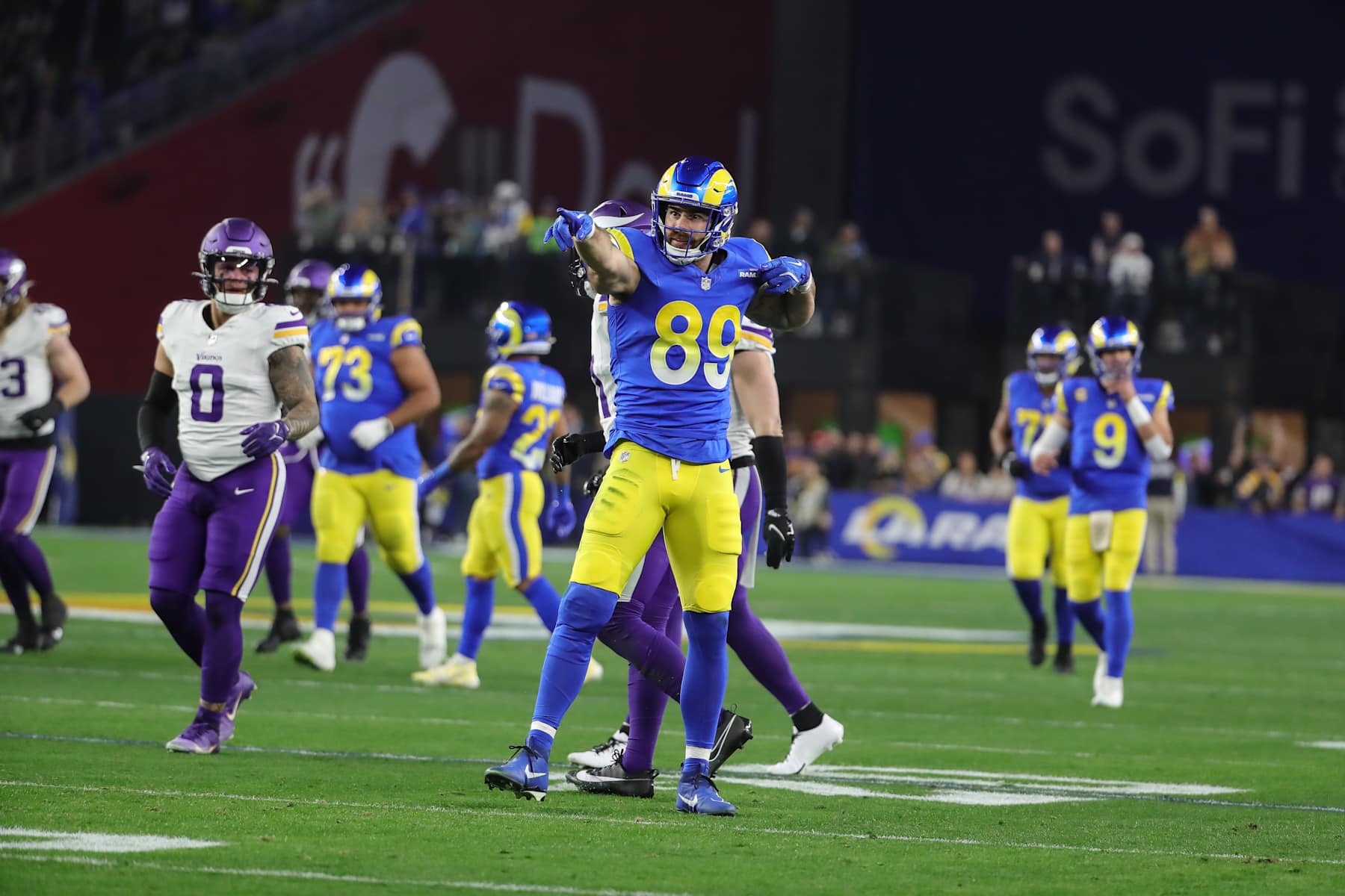 GLENDALE, AZ - JANUARY 13: Los Angeles Rams tight end Tyler Higbee (89) signals 1st down during the NFC Wild Card Playoff game between the Minnesota Vikings and the Los Angeles Rams on January 13, 2025, at State Farm Stadium in Glendale, AZ. (Photo by Jevone Moore/Icon Sportswire via Getty Images)