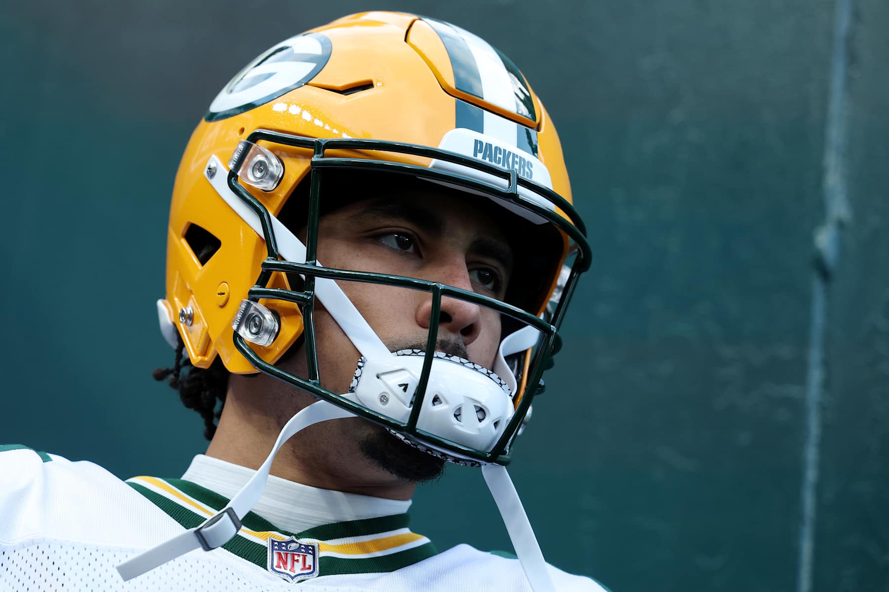 PHILADELPHIA, PENNSYLVANIA - JANUARY 12: Quarterback Jordan Love #10 of the Green Bay Packers prepares to take the field prior to a game against the Philadelphia Eagles during the NFC Wild Card Playoff at Lincoln Financial Field on January 12, 2025 in Philadelphia, Pennsylvania.  (Photo by Al Bello/Getty Images)