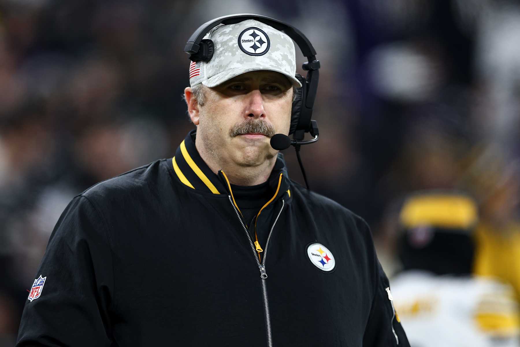 BALTIMORE, MARYLAND - JANUARY 11: Offensive coordinator Arthur Smith of the Pittsburgh Steelers stands on the sidelines prior to an NFL football wild card playoff game against the Baltimore Ravens at M&T Bank Stadium on January 11, 2025 in Baltimore, Maryland. (Photo by Kevin Sabitus/Getty Images)