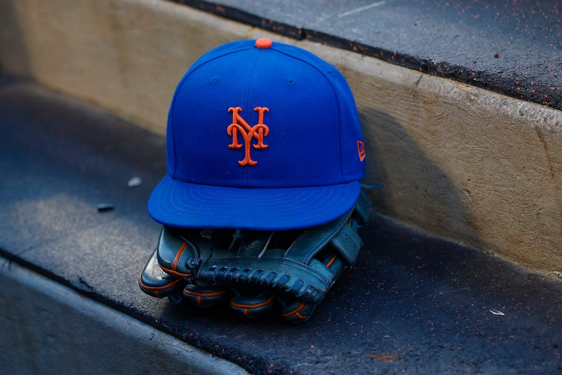 ANAHEIM, CALIFORNIA - AUGUST 2: A detail view of a New York Mets logo on a hat prior to a game against the Los Angeles Angels at Angel Stadium of Anaheim on August 2, 2024 in Anaheim, California. (Photo by Brandon Sloter/Getty Images)