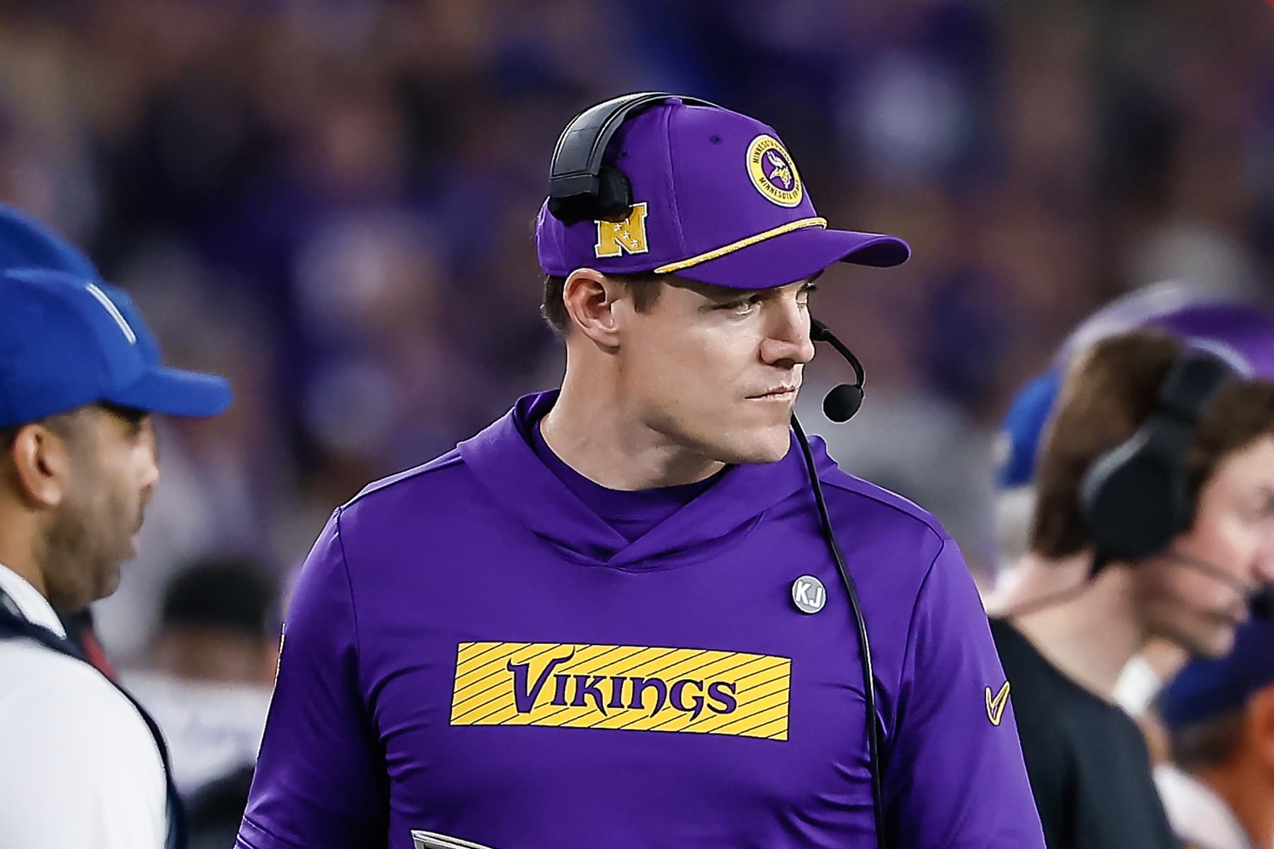 GLENDALE, AZ - JANUARY 13:  Minnesota Vikings head coach Kevin  O'Connell looks on during the NFL Wild Card Playoff football game between the Minnesota Vikings and the Los Angeles Rams on January 13, 2025, at State Farm Stadium in Glendale, AZ.  (Photo by Kevin Abele/Icon Sportswire via Getty Images)
