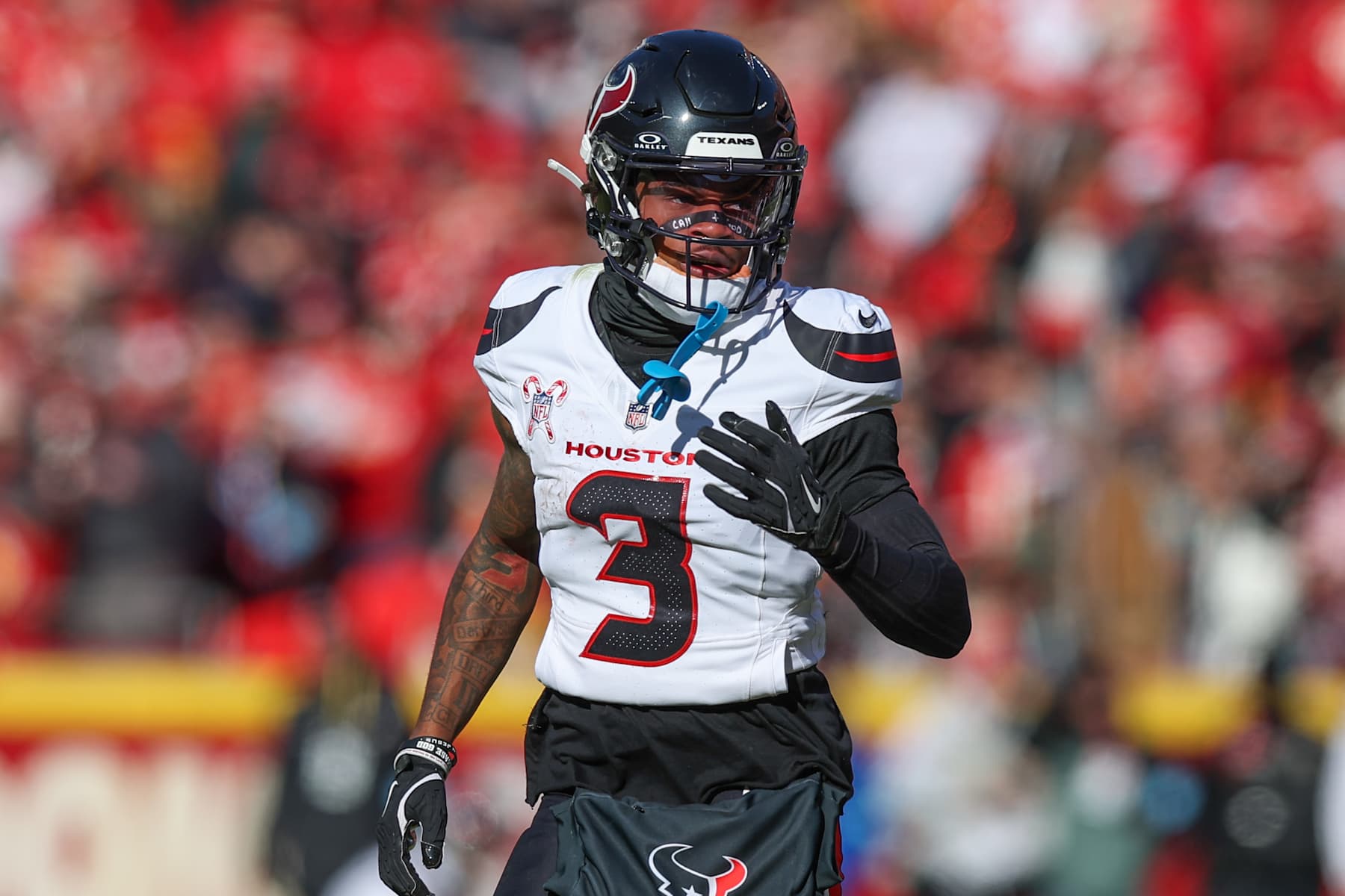 KANSAS CITY, MO - DECEMBER 21: Houston Texans wide receiver Tank Dell (3) during an NFL game between the Houston Texans and Kansas City Chiefs on December 21, 2024 at GEHA Field at Arrowhead Stadium in Kansas City, MO. (Photo by Scott Winters/Icon Sportswire via Getty Images)