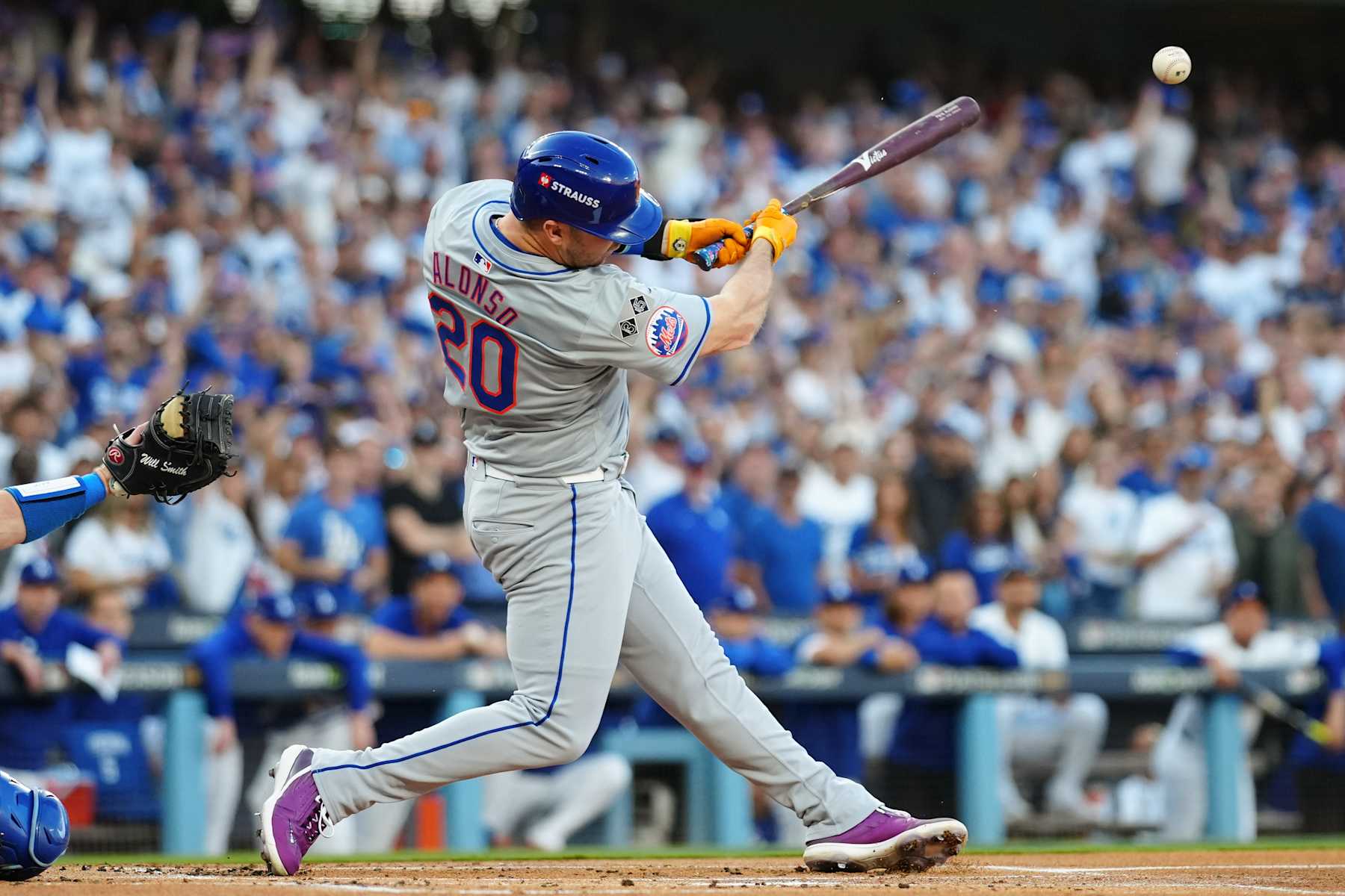 LOS ANGELES, CA - OCTOBER 20: Pete Alonso #20 of the New York Mets hits a one RBI single in the first inning during Game 6 of the NLCS presented by loanDepot between the New York Mets and the Los Angeles Dodgers at Dodger Stadium on Sunday, October 20, 2024 in Los Angeles, California. (Photo by Daniel Shirey/MLB Photos via Getty Images)