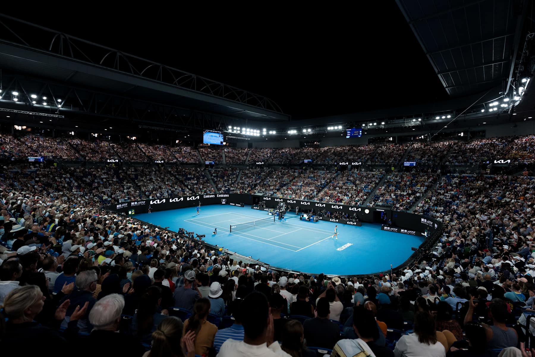 MELBOURNE, AUSTRALIA - JANUARY 21: A general view of Rod Laver Arena during the Men's Singles Quarterfinal match between Novak Djokovic of Serbia and Carlos Alcaraz of Spain on day 10 of the 2025 Australian Open at Melbourne Park on January 21, 2025 in Melbourne, Australia. (Photo by Andy Cheung/Getty Images)