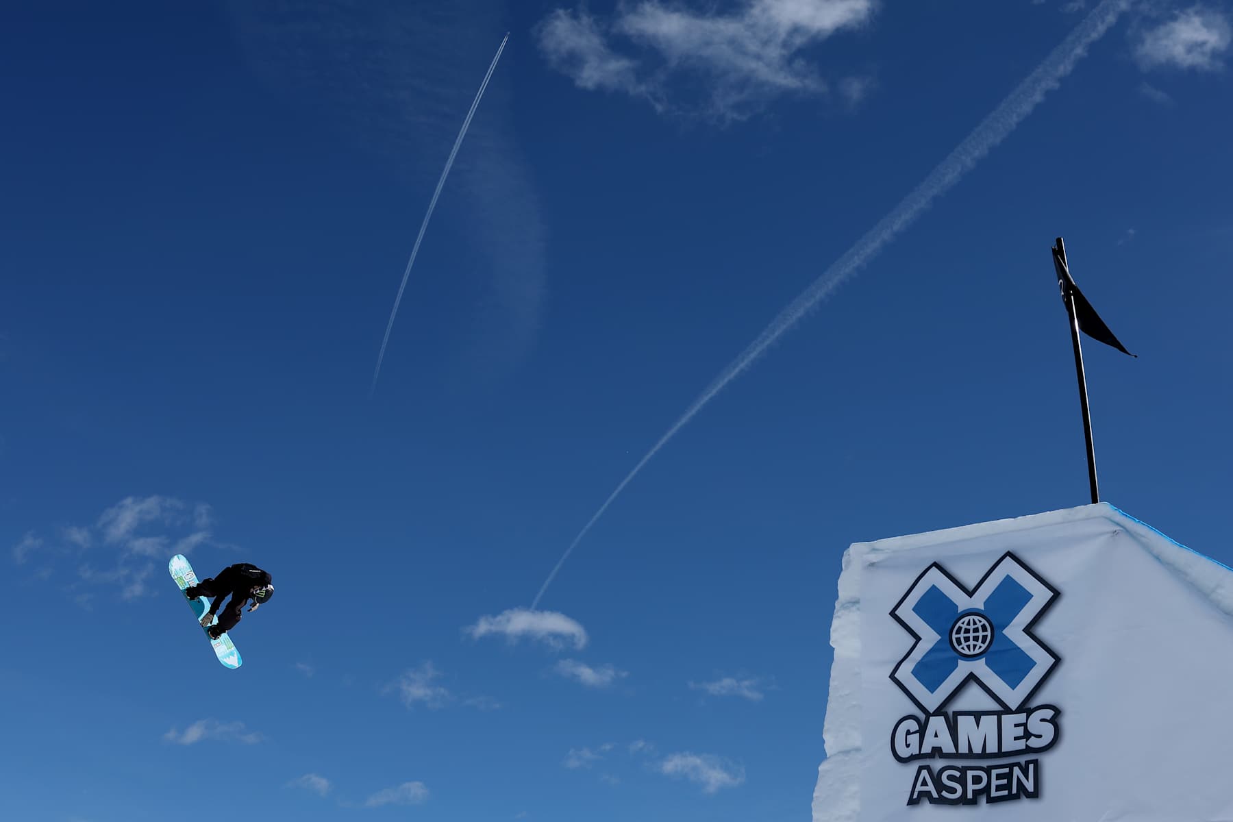 ASPEN, COLORADO - JANUARY 24: Zoi Sadowski-Synnott of New Zealand competes in the Women's Snowboard Slopestyle during Day Two of the X Games Aspen 2025 at Buttermilk Ski Resort on January 24, 2025 in Aspen, Colorado. (Photo by Ezra Shaw/Getty Images)