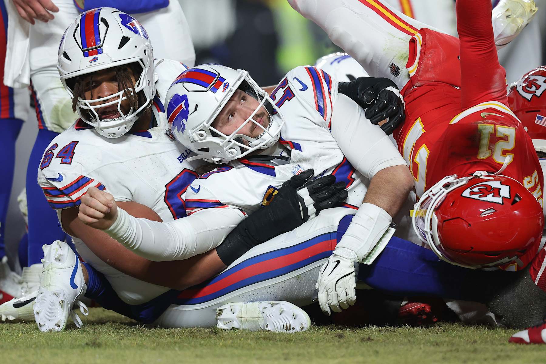 KANSAS CITY, MISSOURI - JANUARY 26: Josh Allen #17 of the Buffalo Bills is unable to cross the goal line during a two-point conversion attempt during the second quarter against the Kansas City Chiefs in the AFC Championship Game at GEHA Field at Arrowhead Stadium on January 26, 2025 in Kansas City, Missouri. (Photo by David Eulitt/Getty Images)