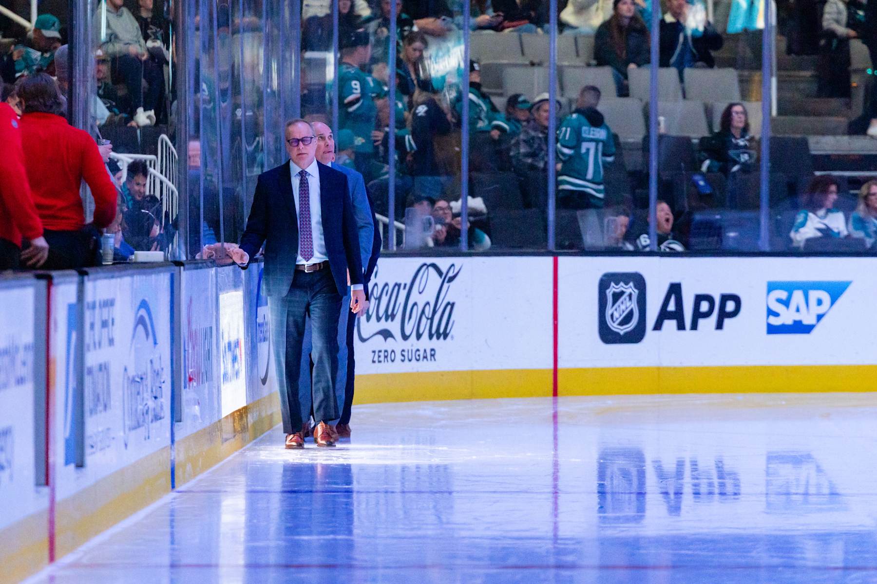 SAN JOSE, CA - JANUARY 25: Florida Panthers head coach Paul Maurice walks on the ice to the benchat the beginning of the second period of a NHL game against the San Jose Sharks on January 25, 2025 at SAP Center at San Jose in San Jose, CA. (Photo by Matthew Huang/Icon Sportswire via Getty Images)