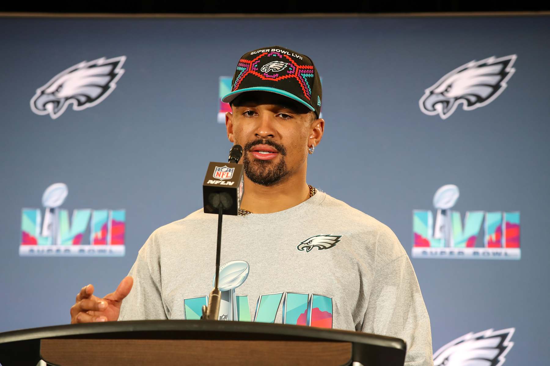 PHOENIX, AZ - FEBRUARY 09: Philadelphia Eagles quarterback Jalen Hurts (1) talks with the media during the Super Bowl LVII Eagles Media Availability at Sheraton Grand at Wild Horse Pass on Thursday February 9, 2023 in Phoenix.AZ. (Photo by Jevone Moore/Icon Sportswire via Getty Images)