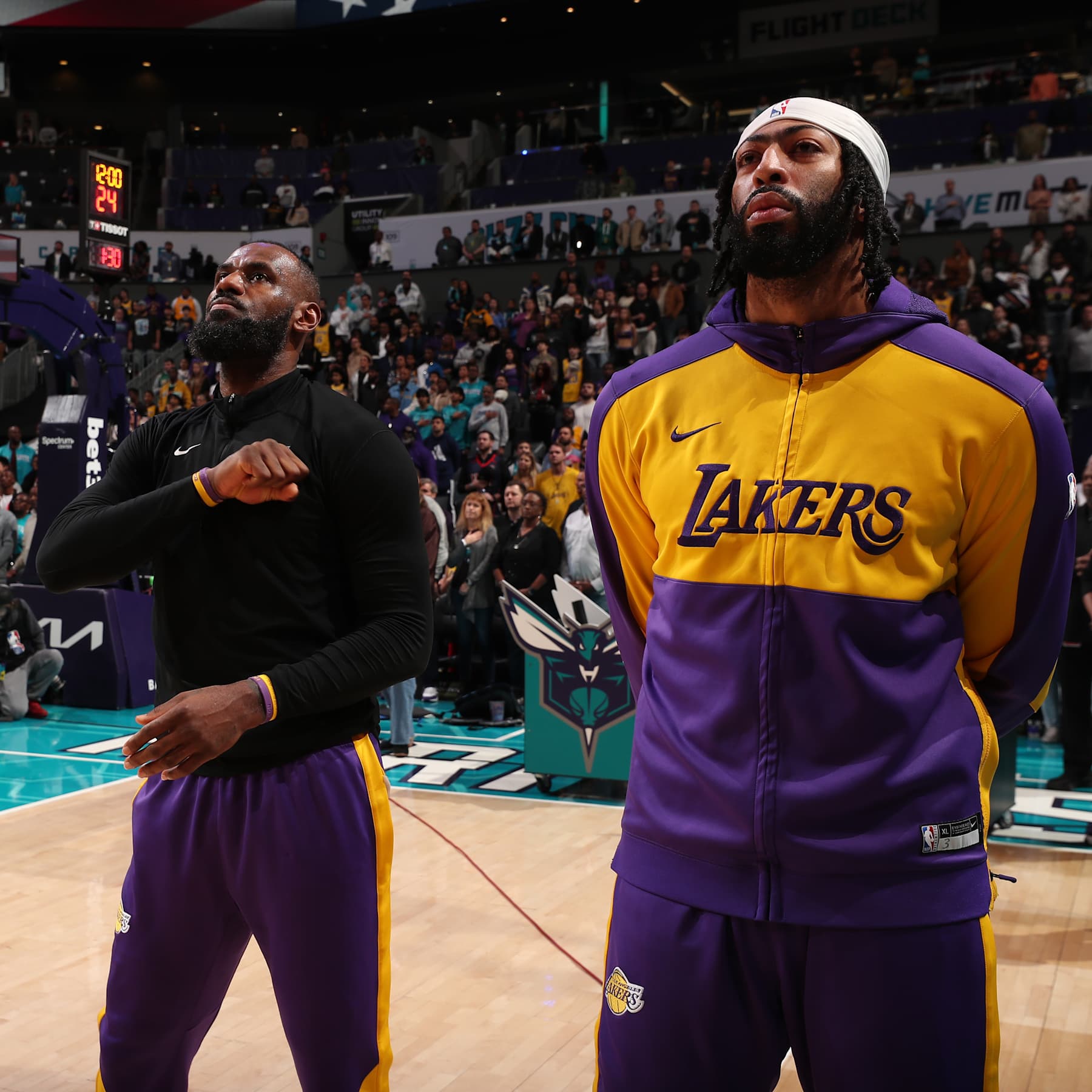 LeBron James and Anthony Davis during Lakers game