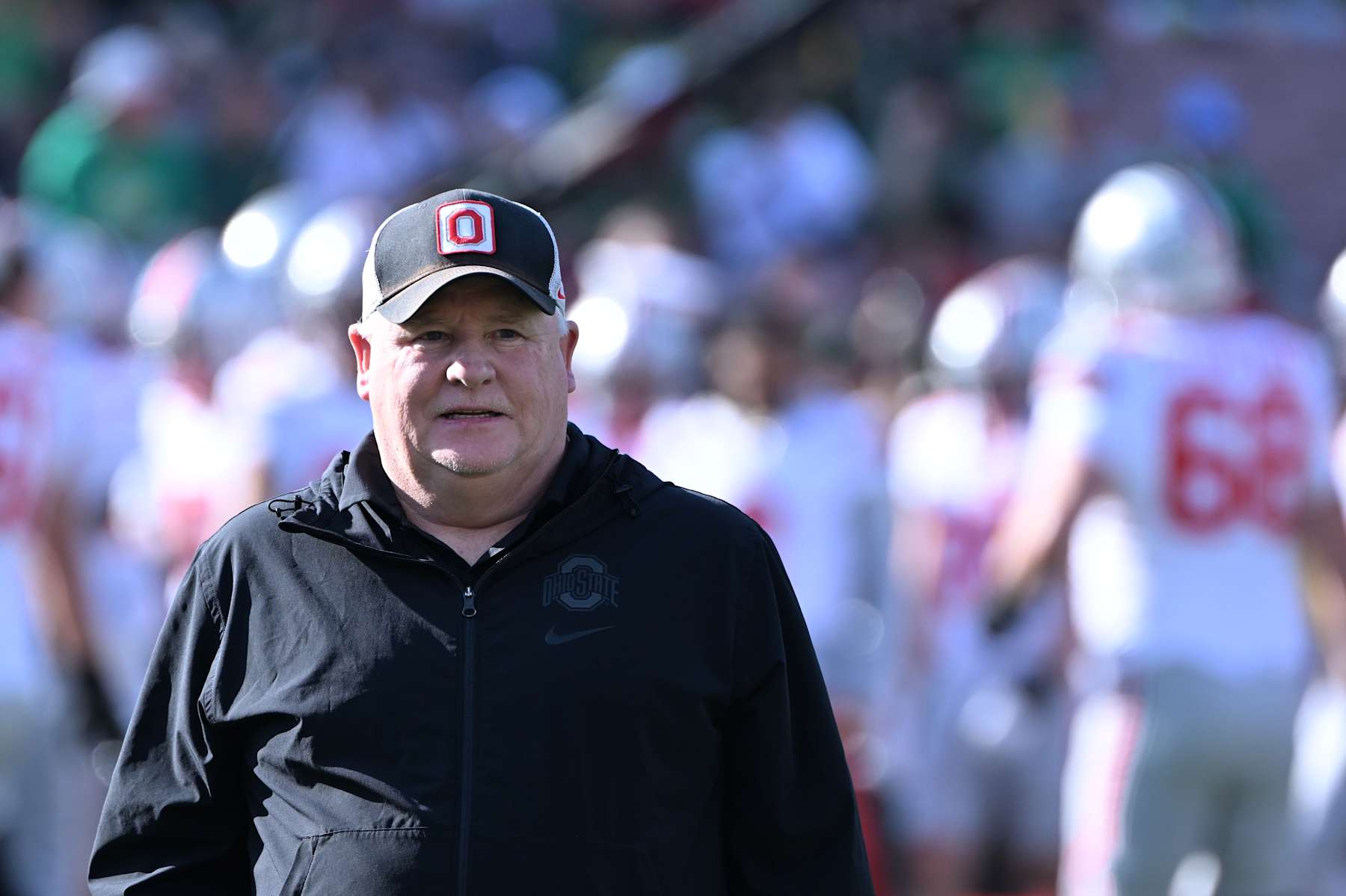 PASADENA, CA - JANUARY 01: Offensive Coordinator/Quarterbacks Coach Chip Kelly of the Ohio State Buckeyes before the Ohio State Buckeyes versus Oregon Ducks College Football Playoff Quarterfinal at the Rose Bowl Game on January 1, 2025, at the Rose Bowl Stadium in Pasadena, CA. (Photo by John Cordes/Icon Sportswire via Getty Images)