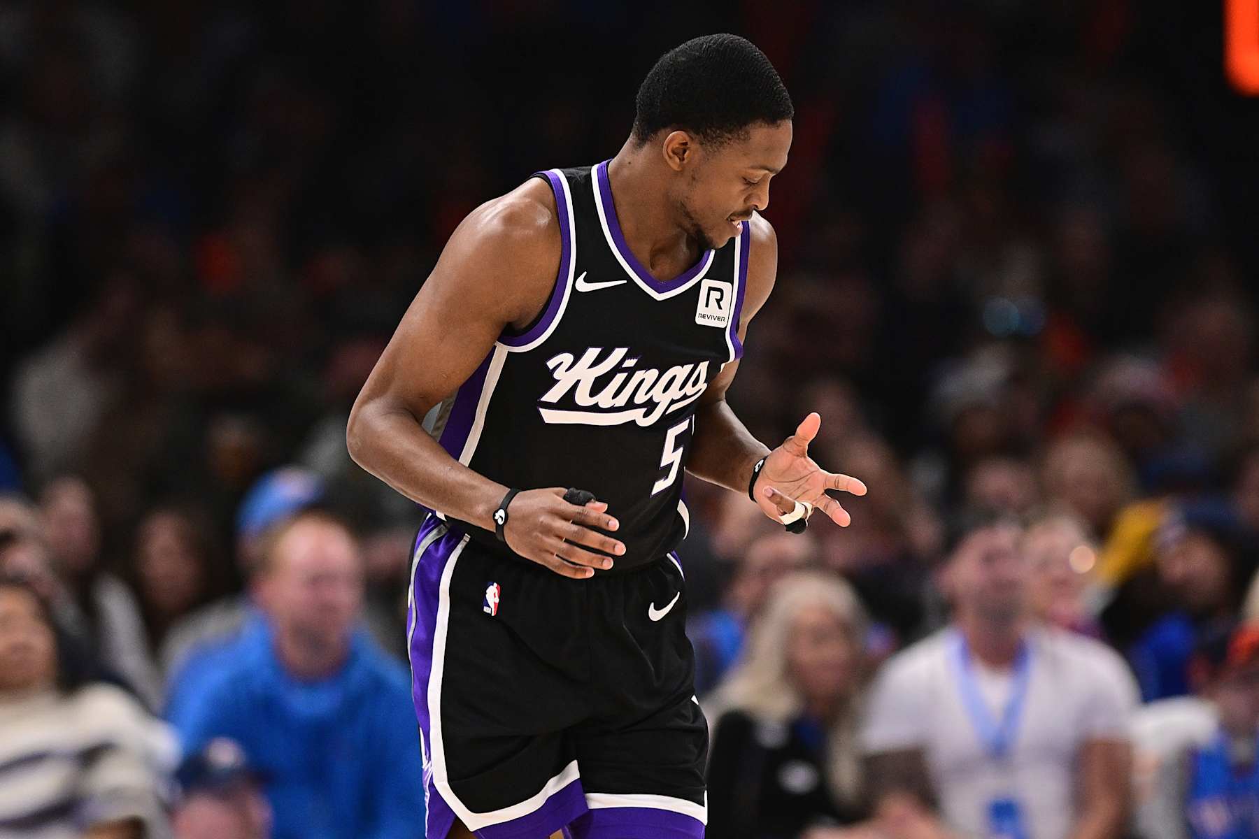 OKLAHOMA CITY, OKLAHOMA - FEBRUARY 01: De'Aaron Fox #5 of the Sacramento Kings reacts after a made basket during the first half against the Oklahoma City Thunder at Paycom Center on February 1, 2025 in Oklahoma City, Oklahoma. NOTE TO USER: User expressly acknowledges and agrees that, by downloading and or using this photograph, User is consenting to the terms and conditions of the Getty Images License Agreement. (Photo by Joshua Gateley/Getty Images)