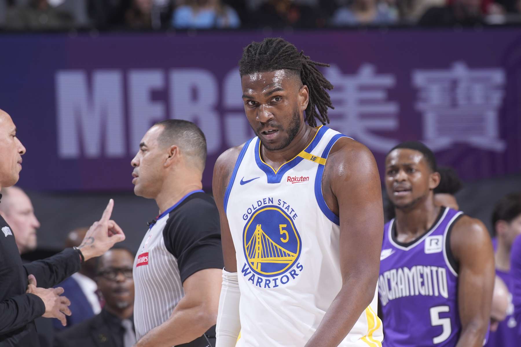 SACRAMENTO, CA - JANUARY 22: Kevon Looney #5 of the Golden State Warriors looks on during the game against the Sacramento Kings on January 22, 2025 at Golden 1 Center in Sacramento, California. NOTE TO USER: User expressly acknowledges and agrees that, by downloading and or using this photograph, User is consenting to the terms and conditions of the Getty Images Agreement. Mandatory Copyright Notice: Copyright 2025 NBAE (Photo by Rocky Widner/NBAE via Getty Images)