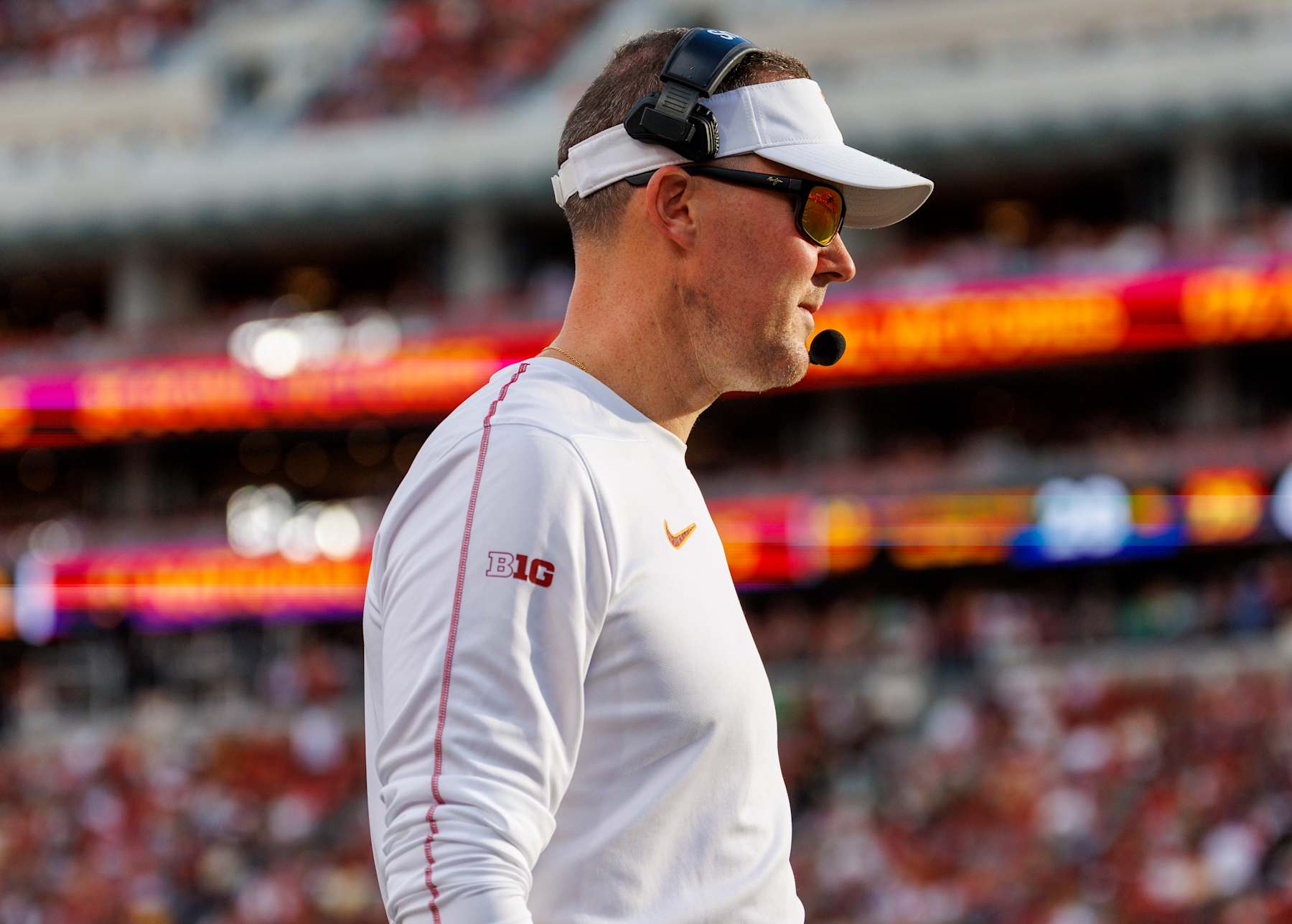 LOS ANGELES, CA - NOVEMBER 30, 2024: USC Trojans head coach Lincoln Riley on the sidelines against Notre Dame at the LA Coliseum on November 30, 2024 in Los Angeles, California. (Gina Ferazzi / Los Angeles Times via Getty Images)