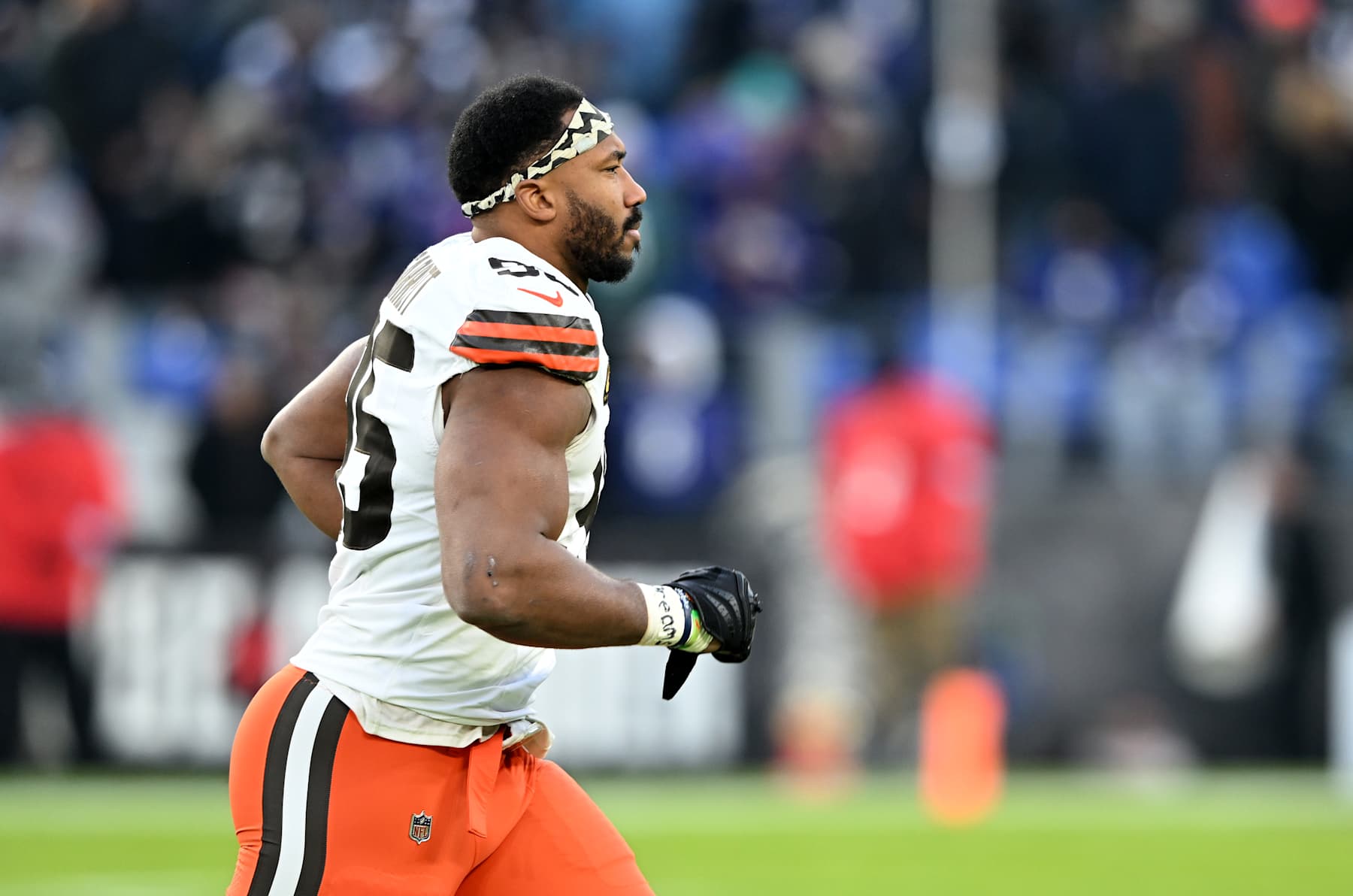 BALTIMORE, MARYLAND - JANUARY 04: Myles Garrett #95 of the Cleveland Browns warms up before the game against the Baltimore Ravens at M&T Bank Stadium on January 04, 2025 in Baltimore, Maryland. (Photo by G Fiume/Getty Images)