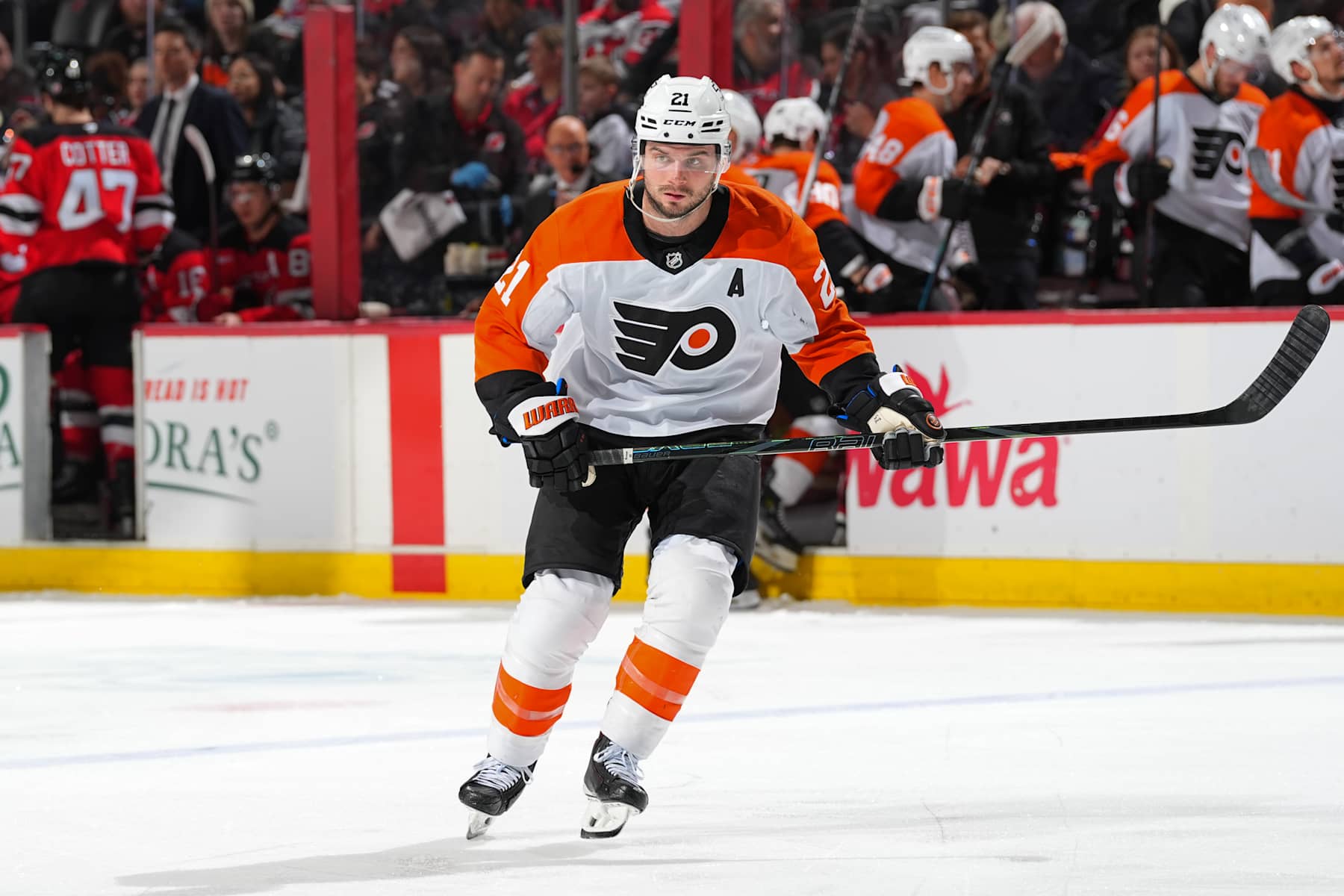 NEWARK, NJ - JANUARY 29: Scott Laughton #21 of the Philadelphia Flyers skates in the third period of the game against the New Jersey Devils at Prudential Center on January 29, 2025 in Newark, New Jersey. (Photo by Rich Graessle/NHLI via Getty Images)