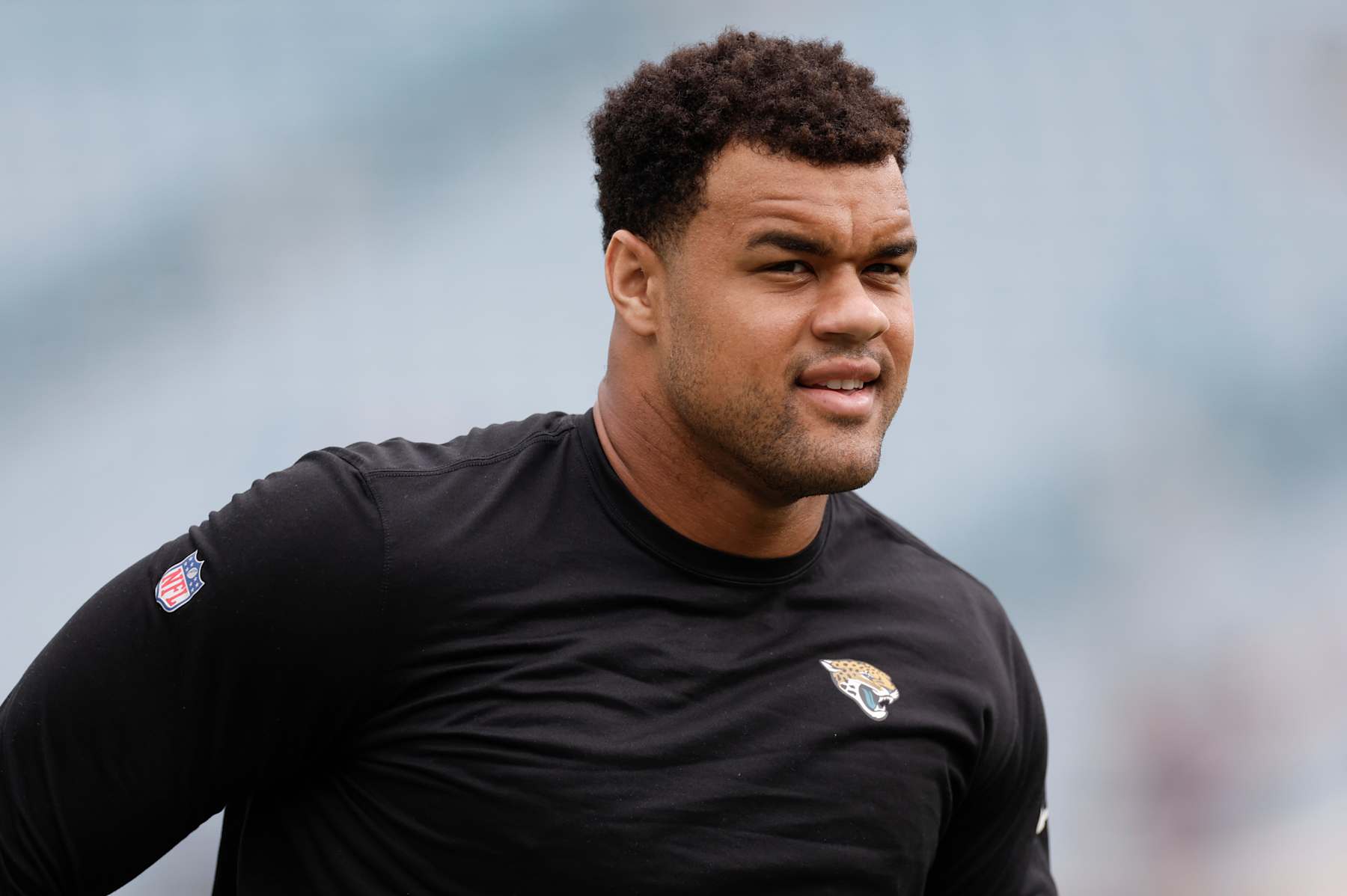 JACKSONVILLE, FL - DECEMBER 29: Jacksonville Jaguars defensive end Arik Armstead (91) warms up before the game between the Jacksonville Jaguars and the Tennessee Titans on December 29, 2024 at EverBank Stadium in Jacksonville, Fl. (Photo by David Rosenblum/Icon Sportswire via Getty Images)