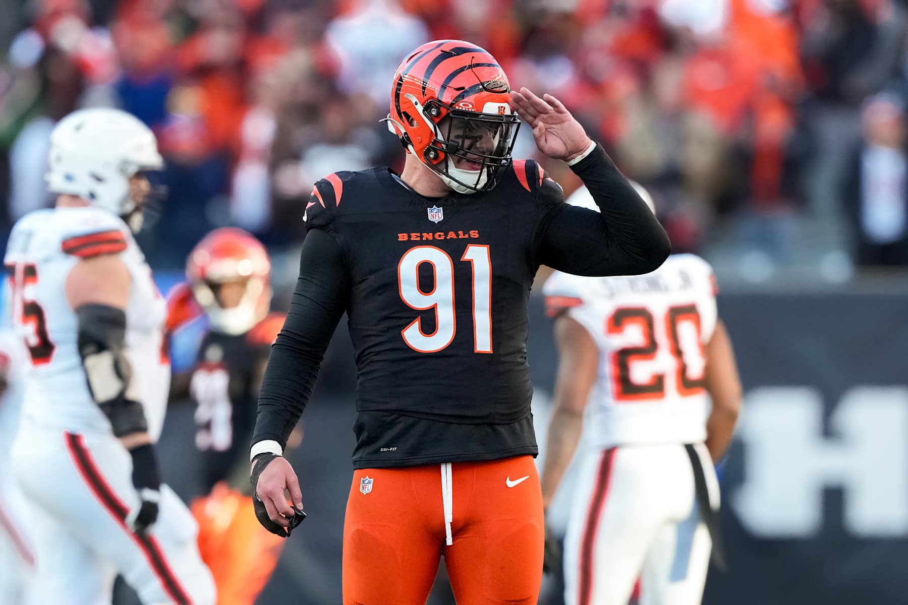 CINCINNATI, OHIO - DECEMBER 22: Trey Hendrickson #91 of the Cincinnati Bengals celebrates in the fourth quarter against the Cleveland Browns at Paycor Stadium on December 22, 2024 in Cincinnati, Ohio. (Photo by Dylan Buell/Getty Images)