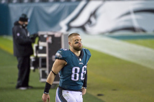 Philadelphia Eagles' Landon Dickerson runs onto the field before an NFL  football game against the New York Giants, Sunday, Dec. 26, 2021, in  Philadelphia. (AP Photo/Matt Rourke Stock Photo - Alamy