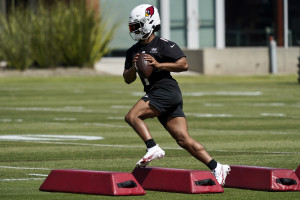 NFL Execs Reportedly Expect Larry Fitzgerald to Retire Before 2021