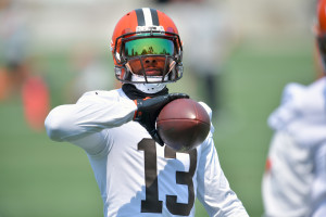 News & Notes: Kevin Stefanski, Myles Garrett react to “Brownie the