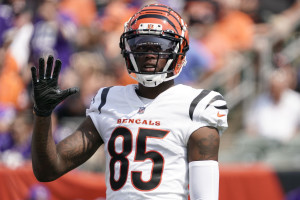 Super Bowl: Inactive Bengal Vernon Hargreaves picks up penalty in street  clothes