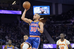 Stephen Curry Drops 50 Points, 10 Assists in Warriors’ Win over Hawks