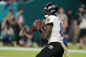 Baltimore Ravens 27-33 Las Vegas Raiders: Derek Carr's walk-off touchdown  pass to Zay Jones wins it in overtime, NFL News