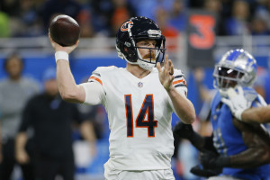 Sources: Chicago Bears QB Andy Dalton could miss additional time because of  knee injury - ABC7 Chicago